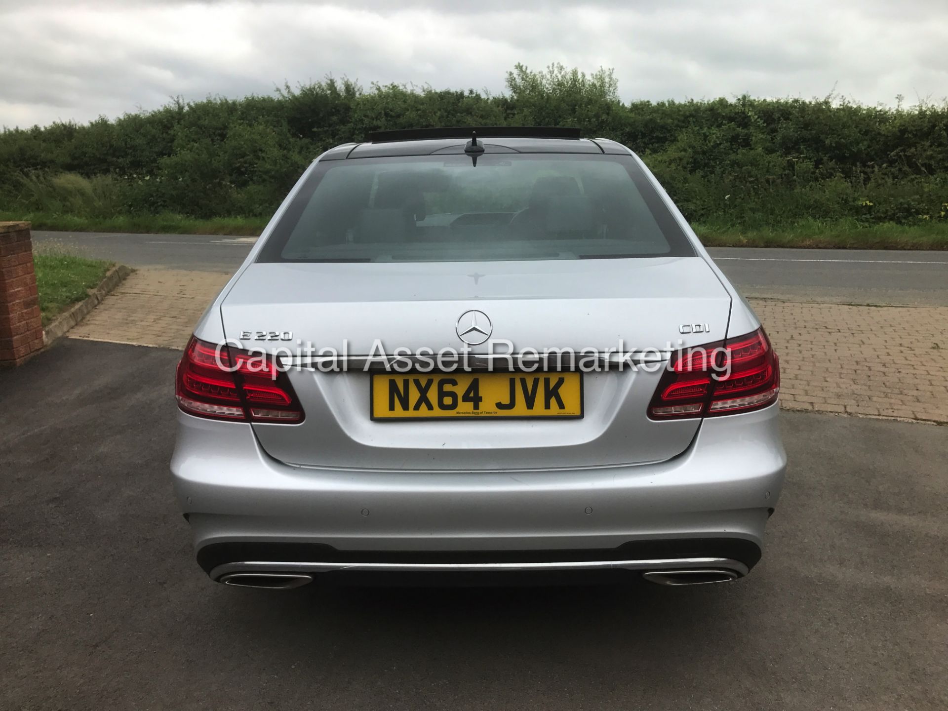 MERCEDES E220CDI "AMG SPORT EDITION" 7G AUTO (2015 MODEL) PAN ROOF - SAT NAV - LEATHER- FULLY LOADED - Image 8 of 28