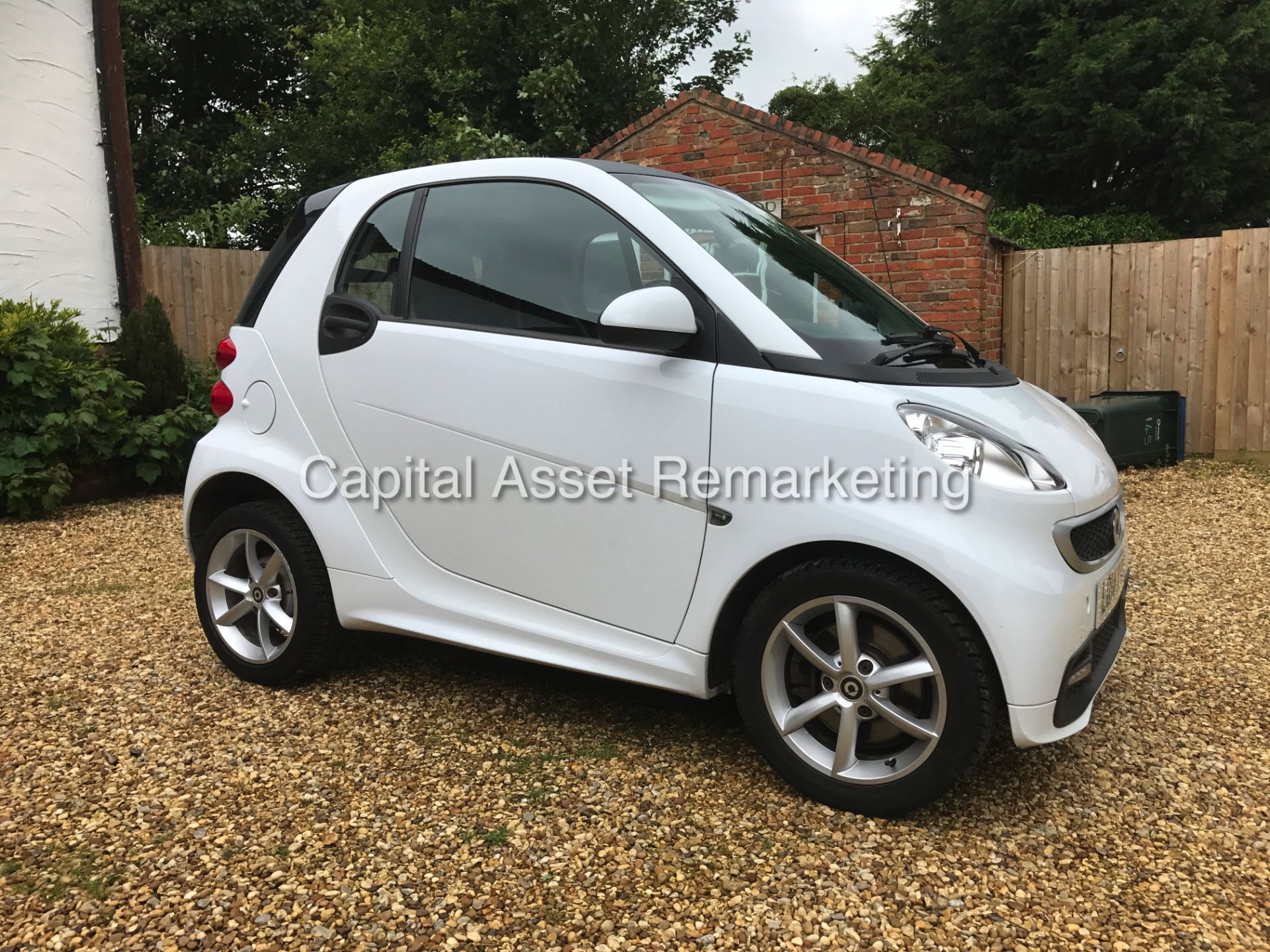 SMART FORTWO "MHD AUTO" 14 REG - WHITE - MASSIVE SPEC - AIR CON - ELEC PACK - LOW MILES - 1 OWNER !!