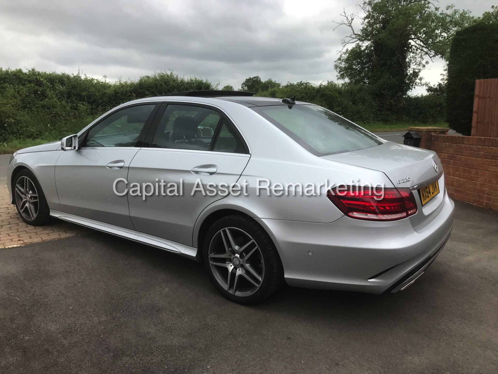 MERCEDES E220CDI "AMG SPORT EDITION" 7G AUTO (2015 MODEL) PAN ROOF - SAT NAV - LEATHER- FULLY LOADED - Image 7 of 28