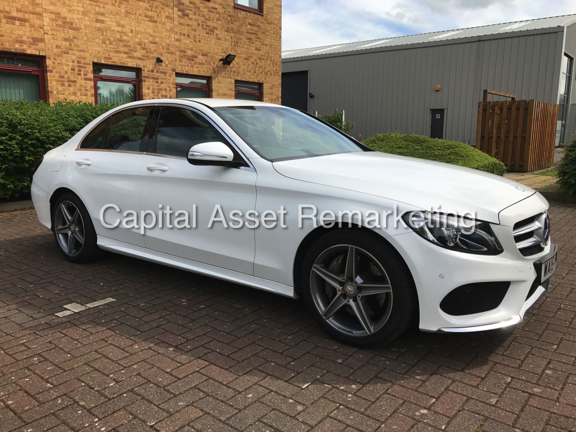 MERCEDES-BENZ C250d 'AMG LINE' (2015) '7G TRONIC - LEATHER - SAT NAV' *MASSIVE SPEC* (1 OWNER) - Bild 3 aus 22