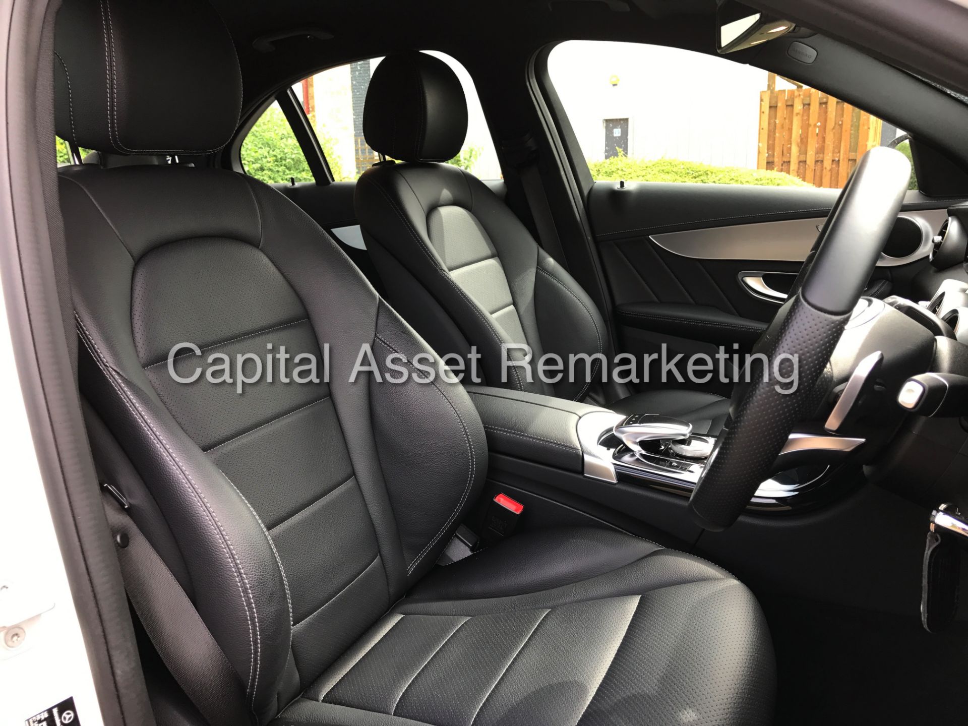 MERCEDES-BENZ C250d 'AMG LINE' (2015) '7G TRONIC - LEATHER - SAT NAV' *MASSIVE SPEC* (1 OWNER) - Bild 11 aus 22