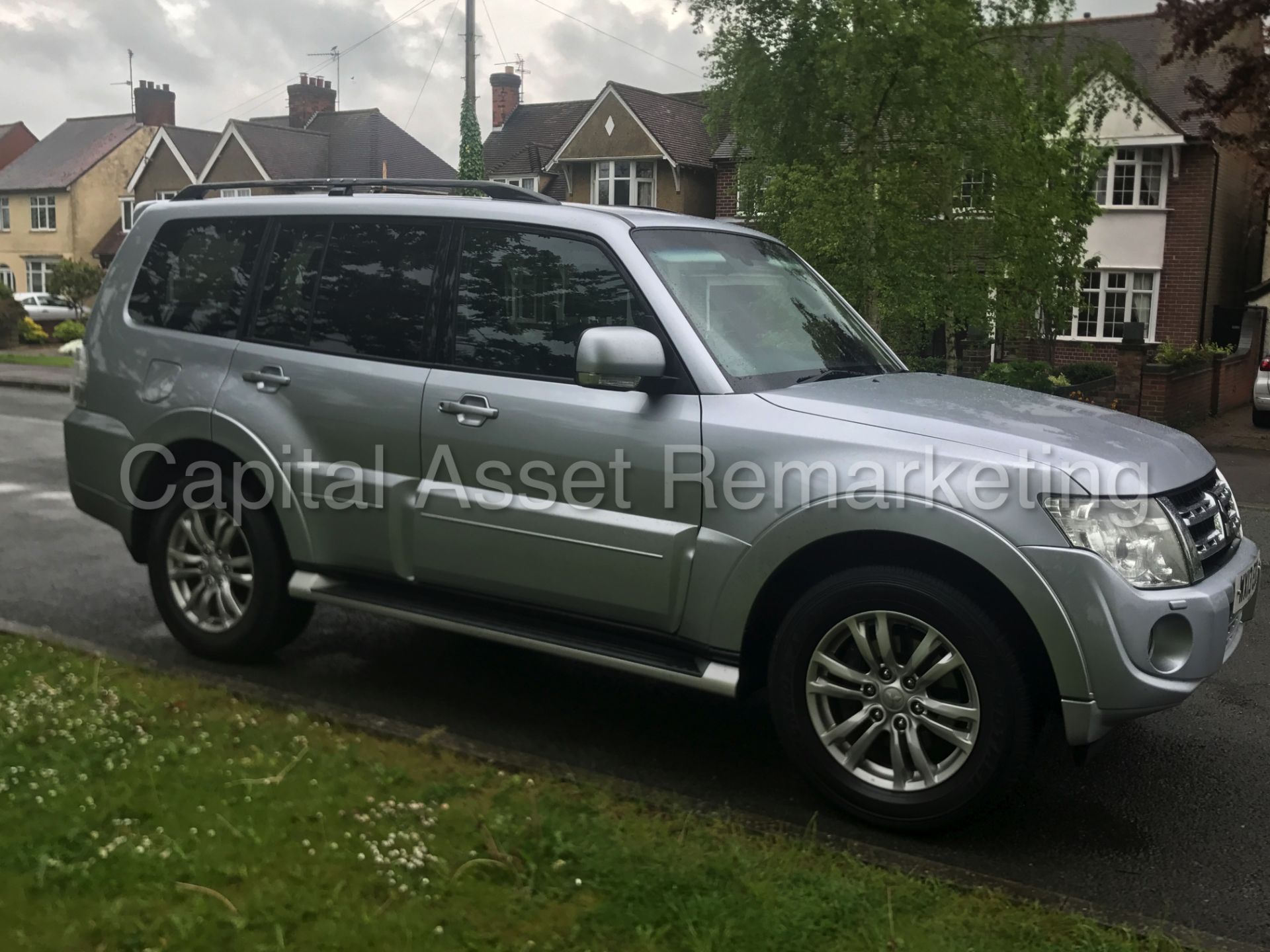 (On Sale) MITSUBISHI SHOGUN 'LWB - 7 SEATER' (2013) '3.2 DI-D - AUTO - LEATHER - SAT NAV' (1 OWNER) - Image 7 of 30