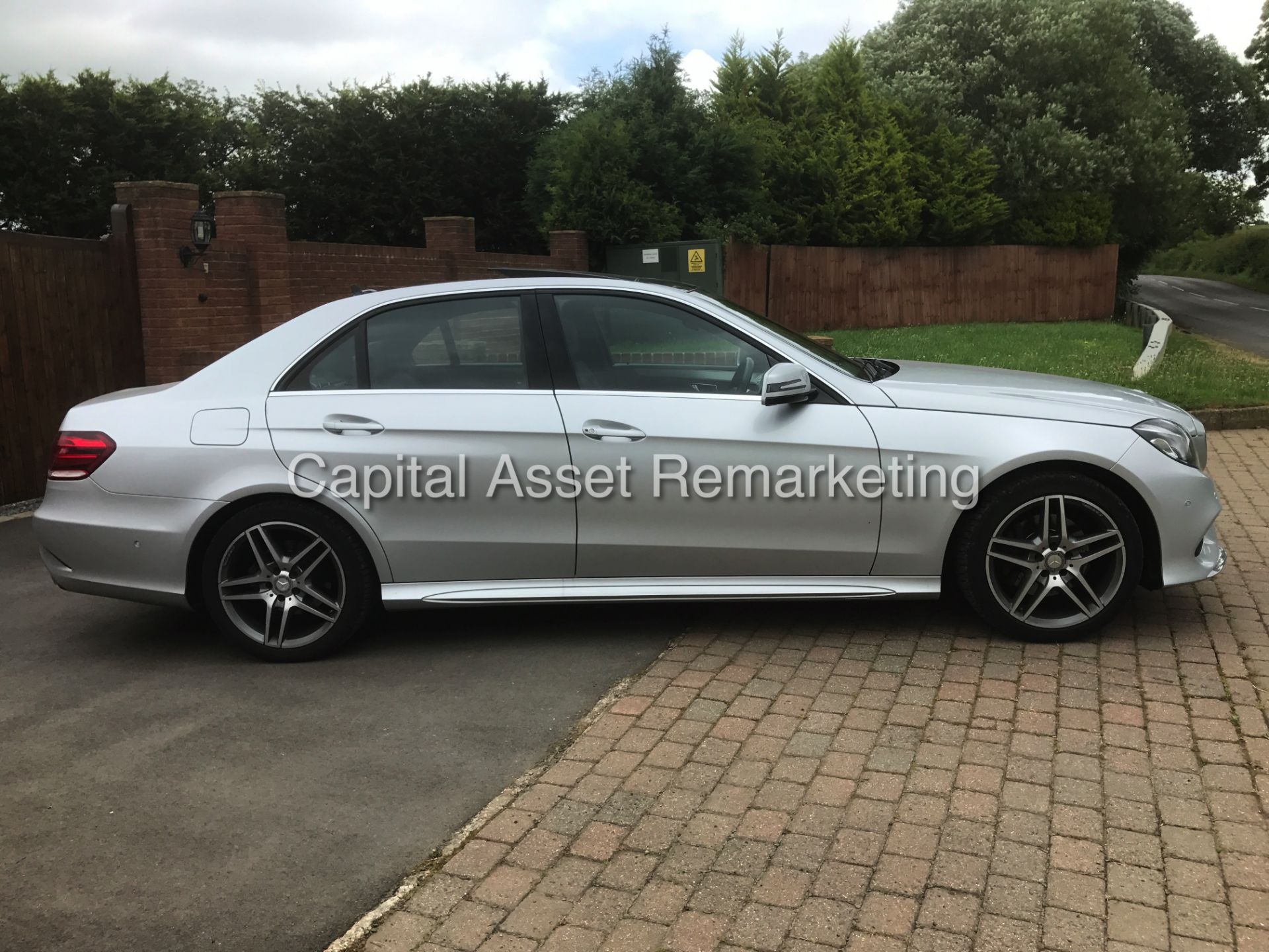 MERCEDES E220CDI "AMG SPORT EDITION" 7G AUTO (2015 MODEL) PAN ROOF - SAT NAV - LEATHER- FULLY LOADED - Image 10 of 28