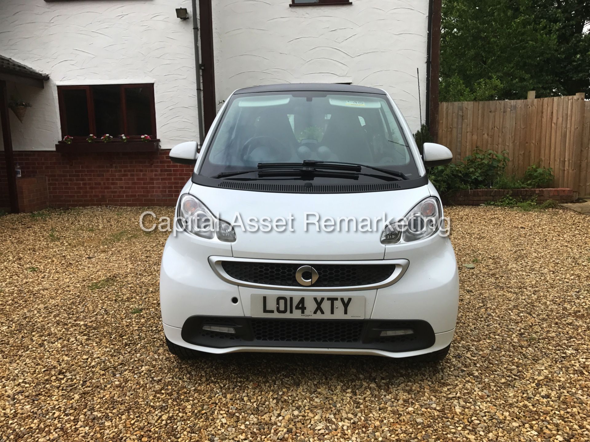 SMART FORTWO "MHD AUTO" 14 REG - WHITE - MASSIVE SPEC - AIR CON - ELEC PACK - LOW MILES - 1 OWNER !! - Image 2 of 16