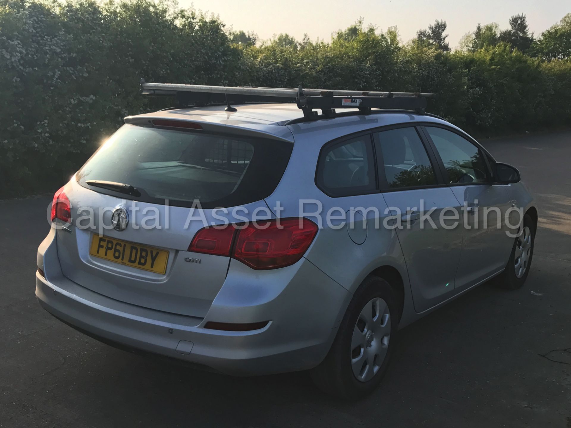 VAUXHALL ASTRA 'EXCLUSIVE' (2012 MODEL) '1.7 CDTI - ECOFLEX - 6 SPEED' **AIR CON** (1 OWNER) - Bild 5 aus 25