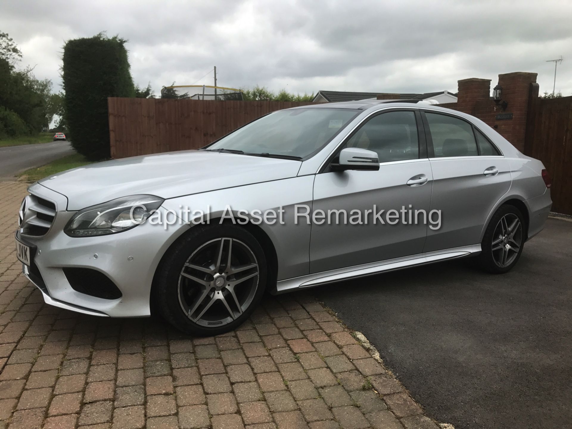 MERCEDES E220CDI "AMG SPORT EDITION" 7G AUTO (2015 MODEL) PAN ROOF - SAT NAV - LEATHER- FULLY LOADED - Image 5 of 28