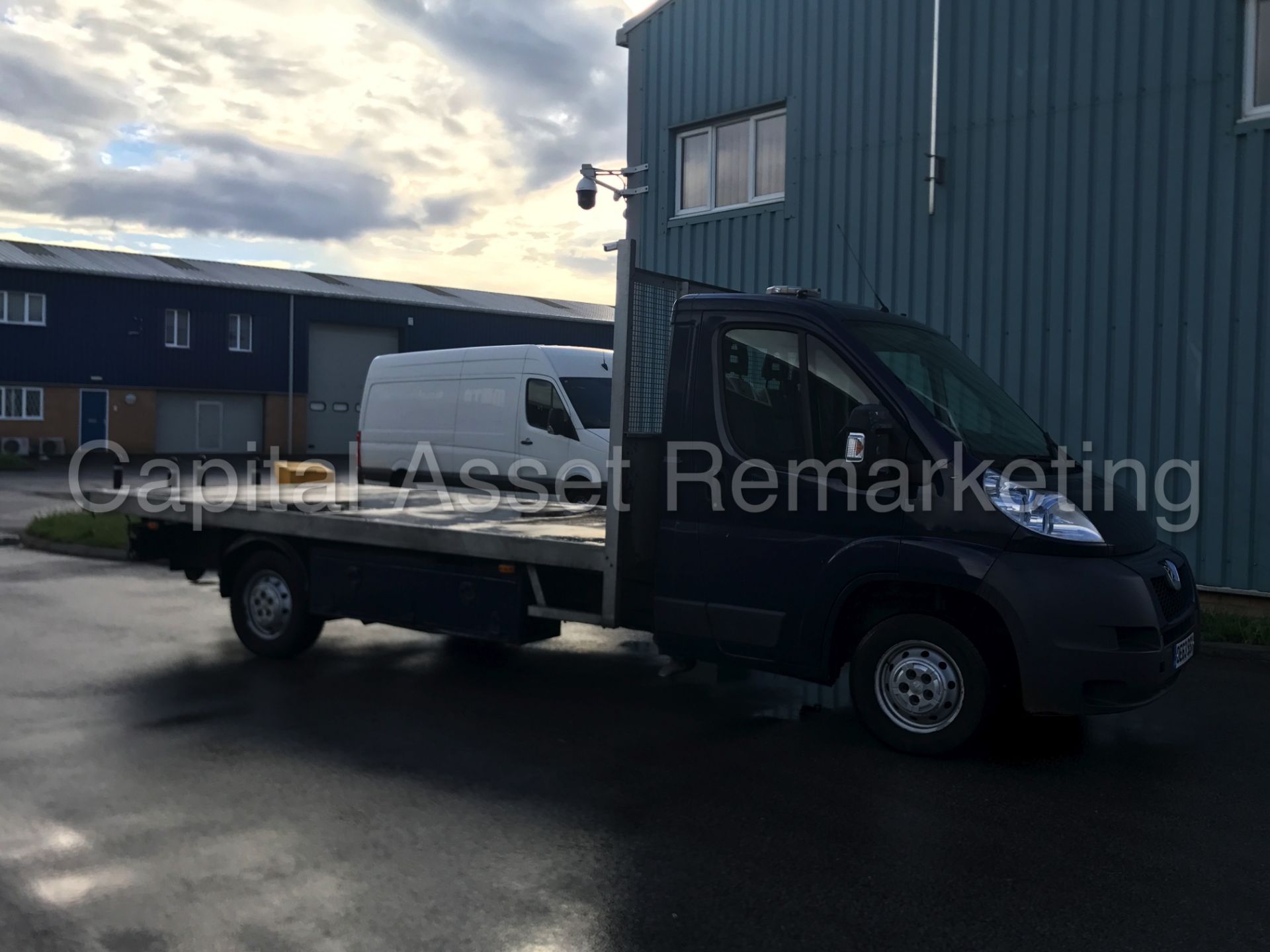 PEUGEOT BOXER 'L3 LWB - 13 FT FLATBED' (2014 MODEL) 2.2 HDI - 130 BHP - 6 SPEED' (1 COMPANY OWNER) - Image 7 of 21