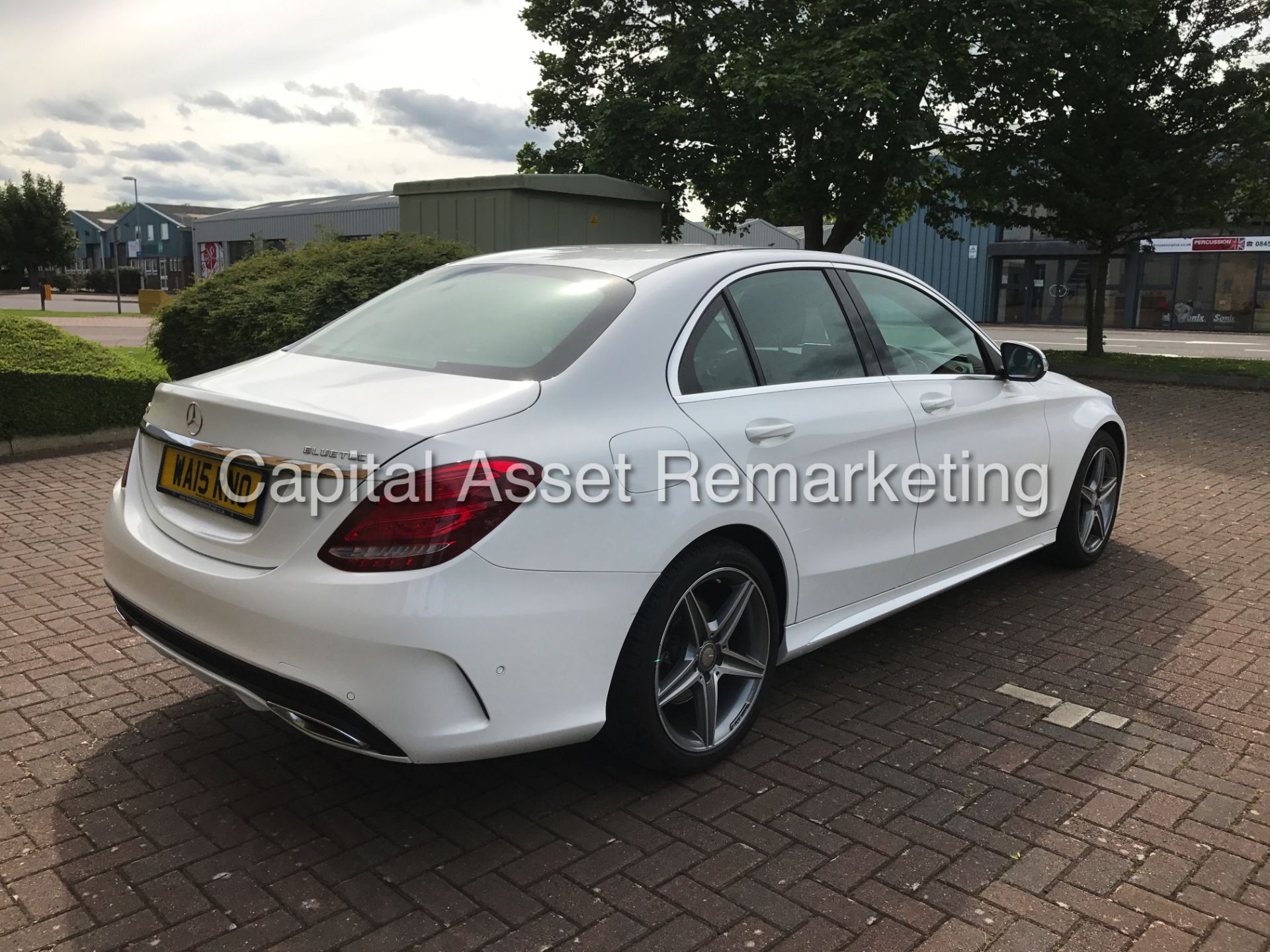 MERCEDES-BENZ C250d 'AMG LINE' (2015) '7G TRONIC - LEATHER - SAT NAV' *MASSIVE SPEC* (1 OWNER) - Bild 5 aus 22