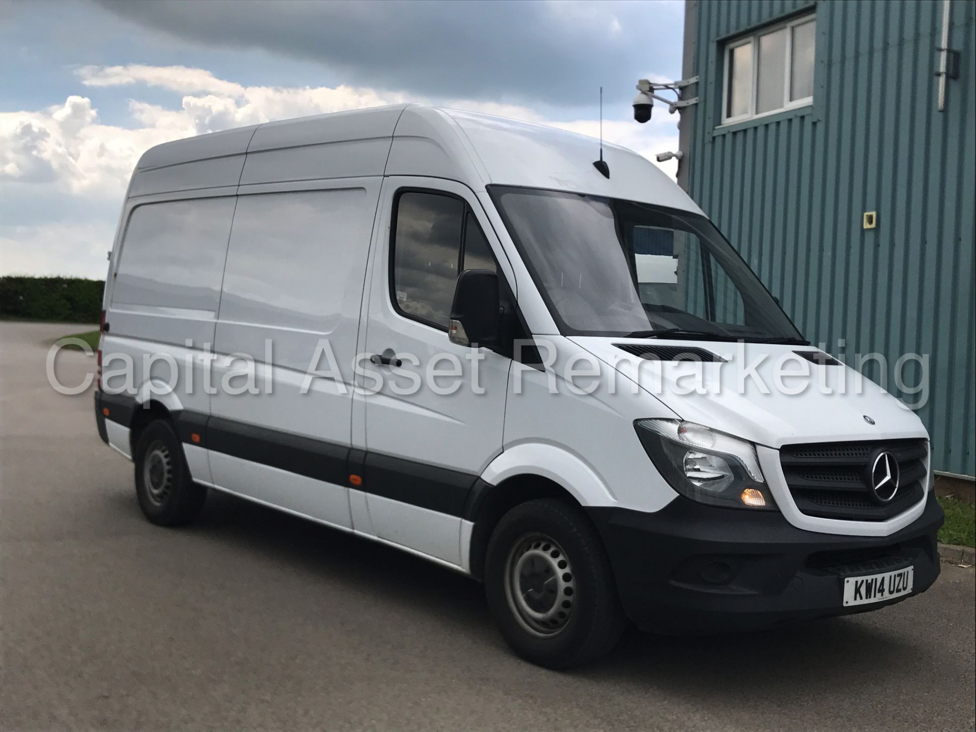 MERCEDES-BENZ SPRINTER 313 CDI 'MWB HI-ROOF' (2014) '130 BHP - 6 SPEED' (1 COMPANY OWNER FROM NEW) - Image 9 of 22