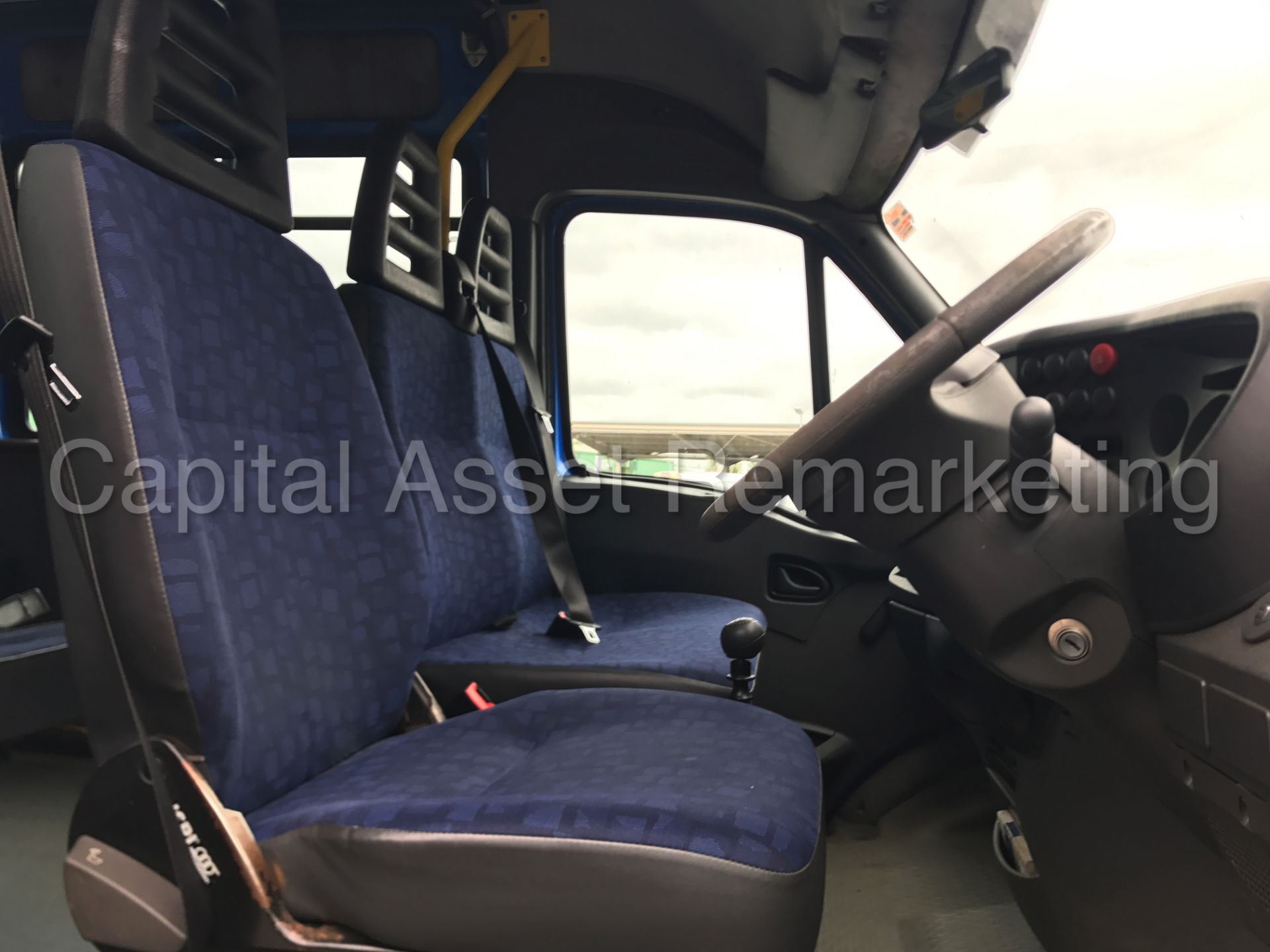 IVECO DAILY 40C14 '17 SEATER COACH / BUS' (2006 MODEL) '3.0 DIESEL - 6 SPEED' *IRIS BUS* (1 OWNER) - Image 20 of 23