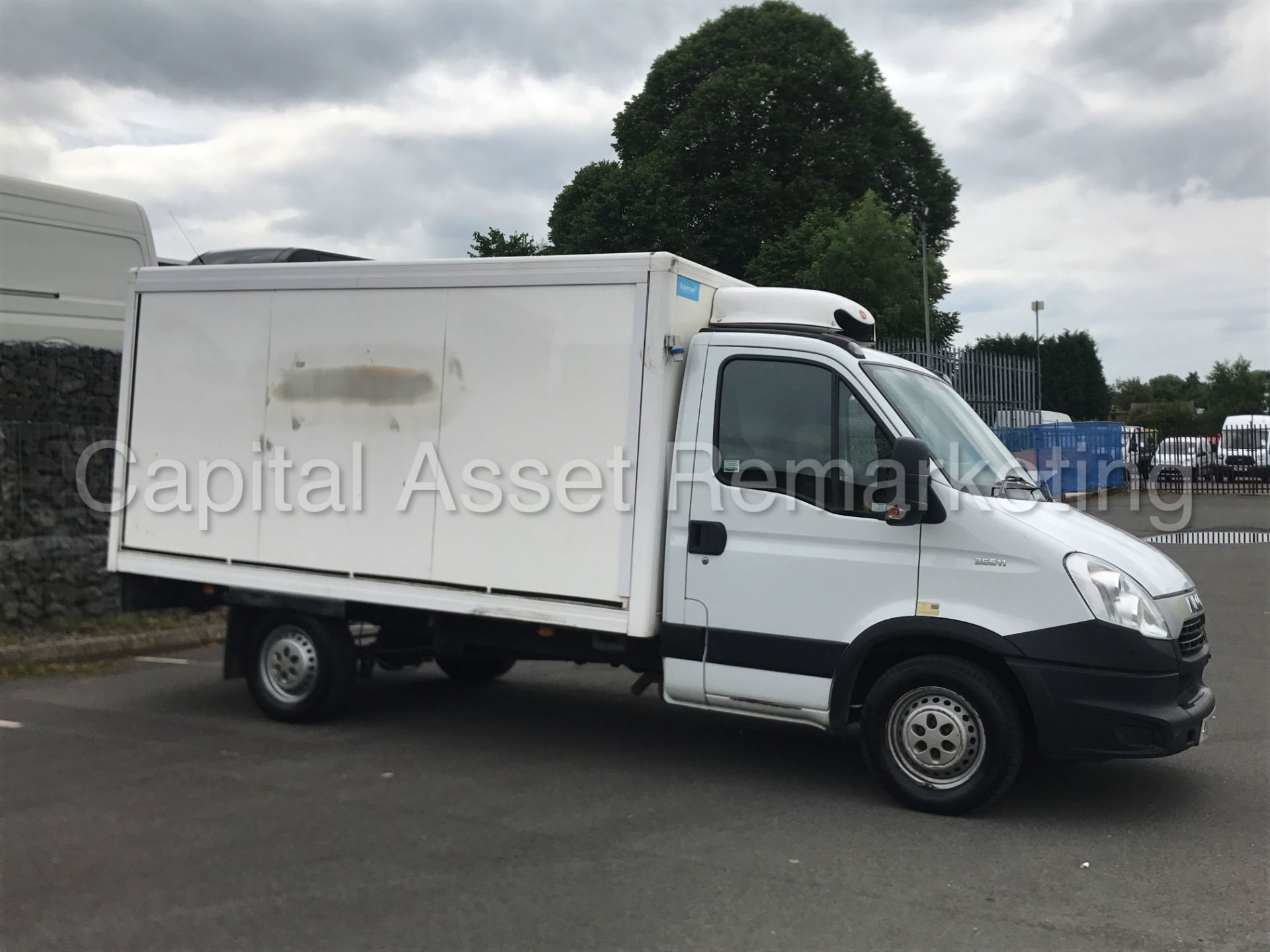 (On Sale) IVECO DAILY 35S11 'LWB - FRIDGE / FREEZER BOX' (2013) '2.3 DIESEL' **OVER NIGHT STANDBY** - Image 6 of 17