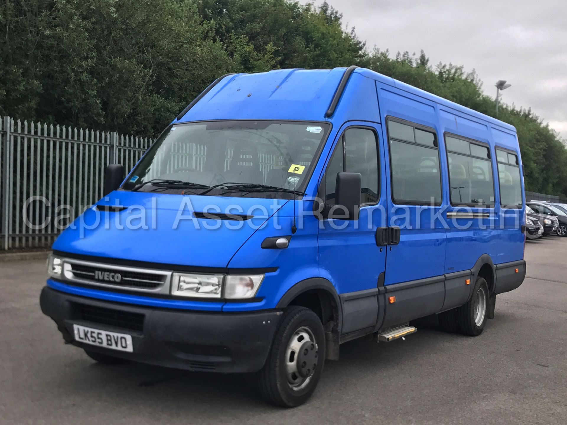 IVECO DAILY 40C14 '17 SEATER COACH / BUS' (2006 MODEL) '3.0 DIESEL - 6 SPEED' *IRIS BUS* (1 OWNER) - Image 4 of 23