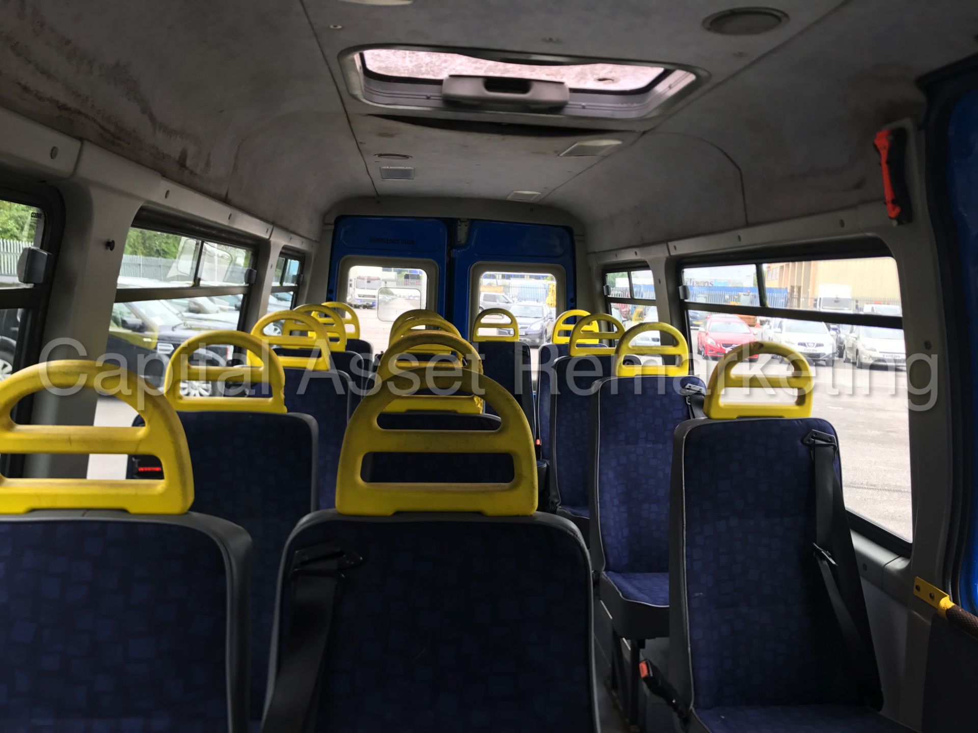 IVECO DAILY 40C14 '17 SEATER COACH / BUS' (2006 MODEL) '3.0 DIESEL - 6 SPEED' *IRIS BUS* (1 OWNER) - Image 19 of 23