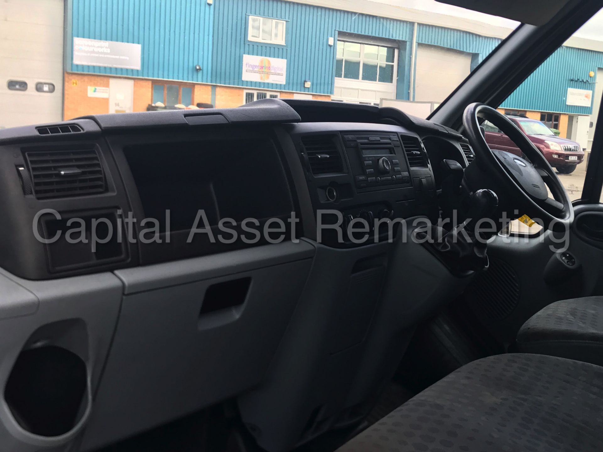 FORD TRANSIT 85 T280M FWD 'SWB HI-ROOF' (2012 MODEL) '2.2 TDCI - 5 SPEED' (1 FORMER KEEPER FROM NEW) - Image 12 of 22