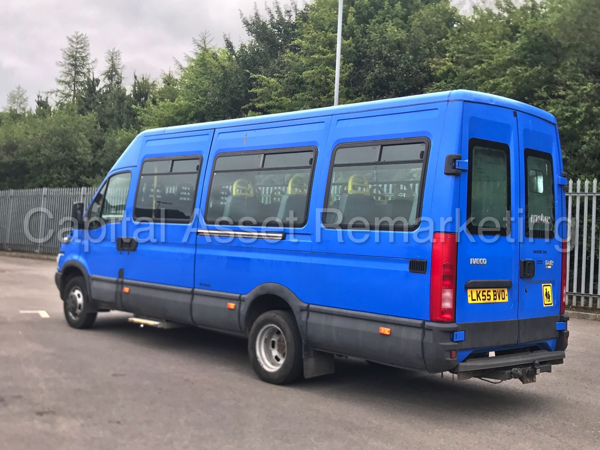 IVECO DAILY 40C14 '17 SEATER COACH / BUS' (2006 MODEL) '3.0 DIESEL - 6 SPEED' *IRIS BUS* (1 OWNER) - Image 7 of 23