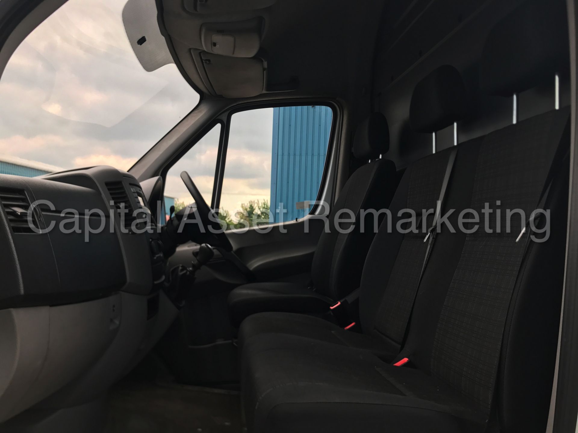 MERCEDES-BENZ SPRINTER 313 CDI 'MWB HI-ROOF' (2014) '130 BHP - 6 SPEED' (1 COMPANY OWNER FROM NEW) - Image 13 of 22