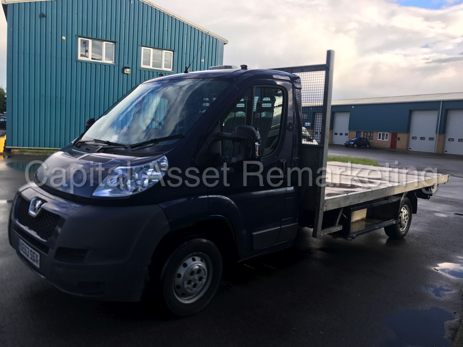 PEUGEOT BOXER 'L3 LWB - 13 FT FLATBED' (2014 MODEL) 2.2 HDI - 130 BHP - 6 SPEED' (1 COMPANY OWNER) - Image 3 of 21