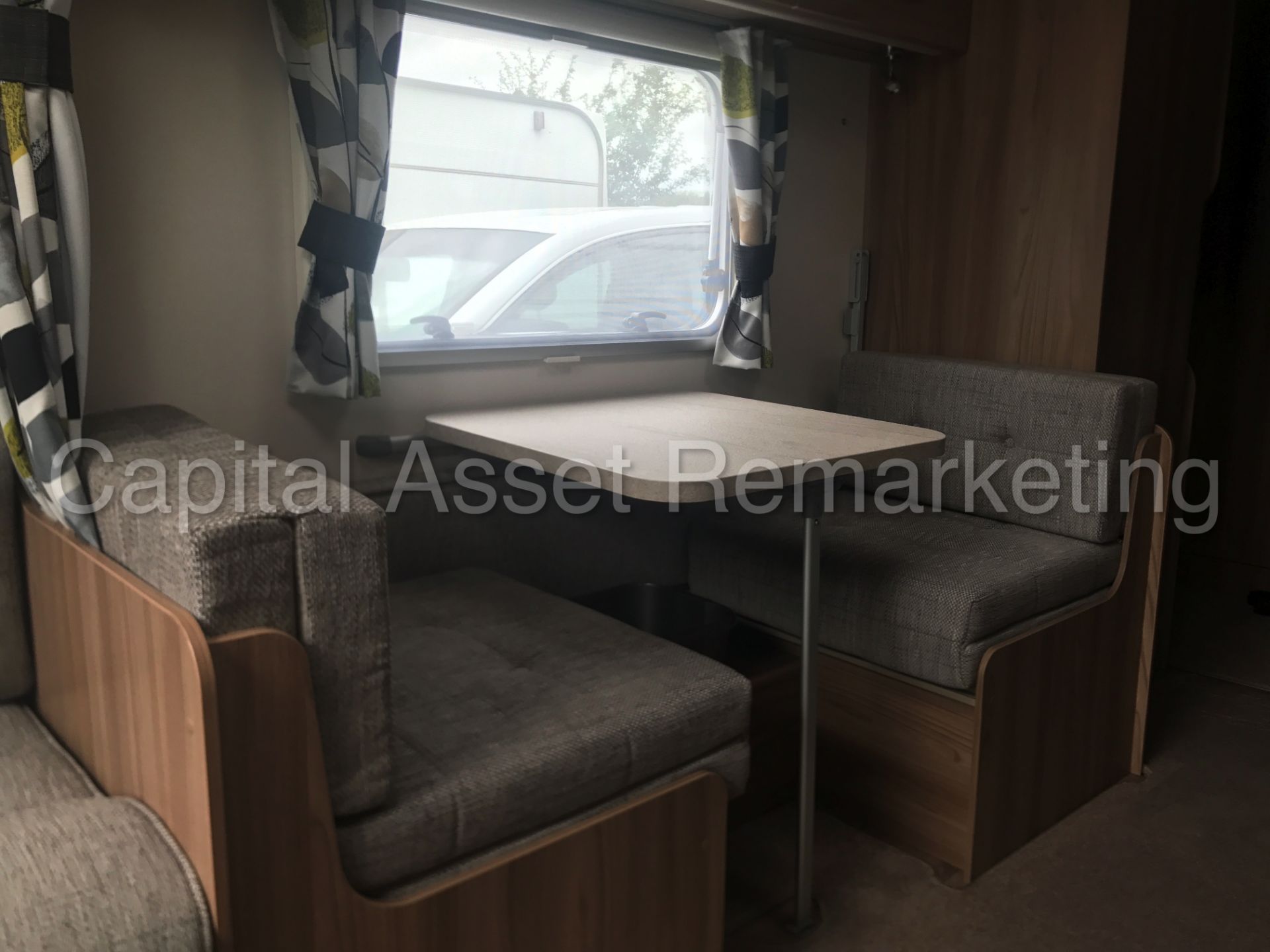 (On sale) 2017 - 'SWIFT - SPRITE QUATTRO FB' TOURING CARAVAN (1 OWNER FROM NEW) **CRIS REGISTERED** - Image 24 of 31