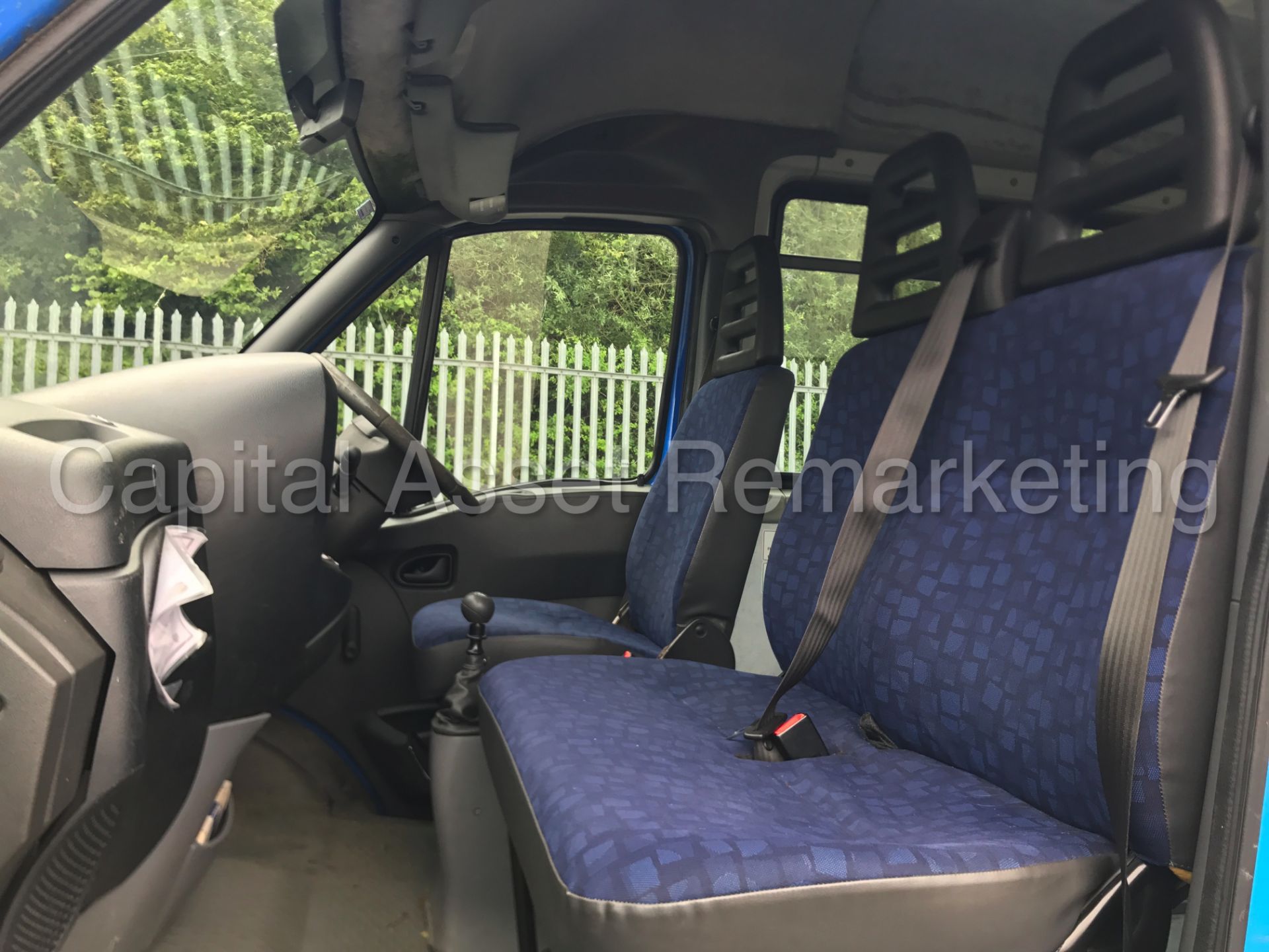 IVECO DAILY 40C14 '17 SEATER COACH / BUS' (2006 MODEL) '3.0 DIESEL - 6 SPEED' *IRIS BUS* (1 OWNER) - Image 14 of 23