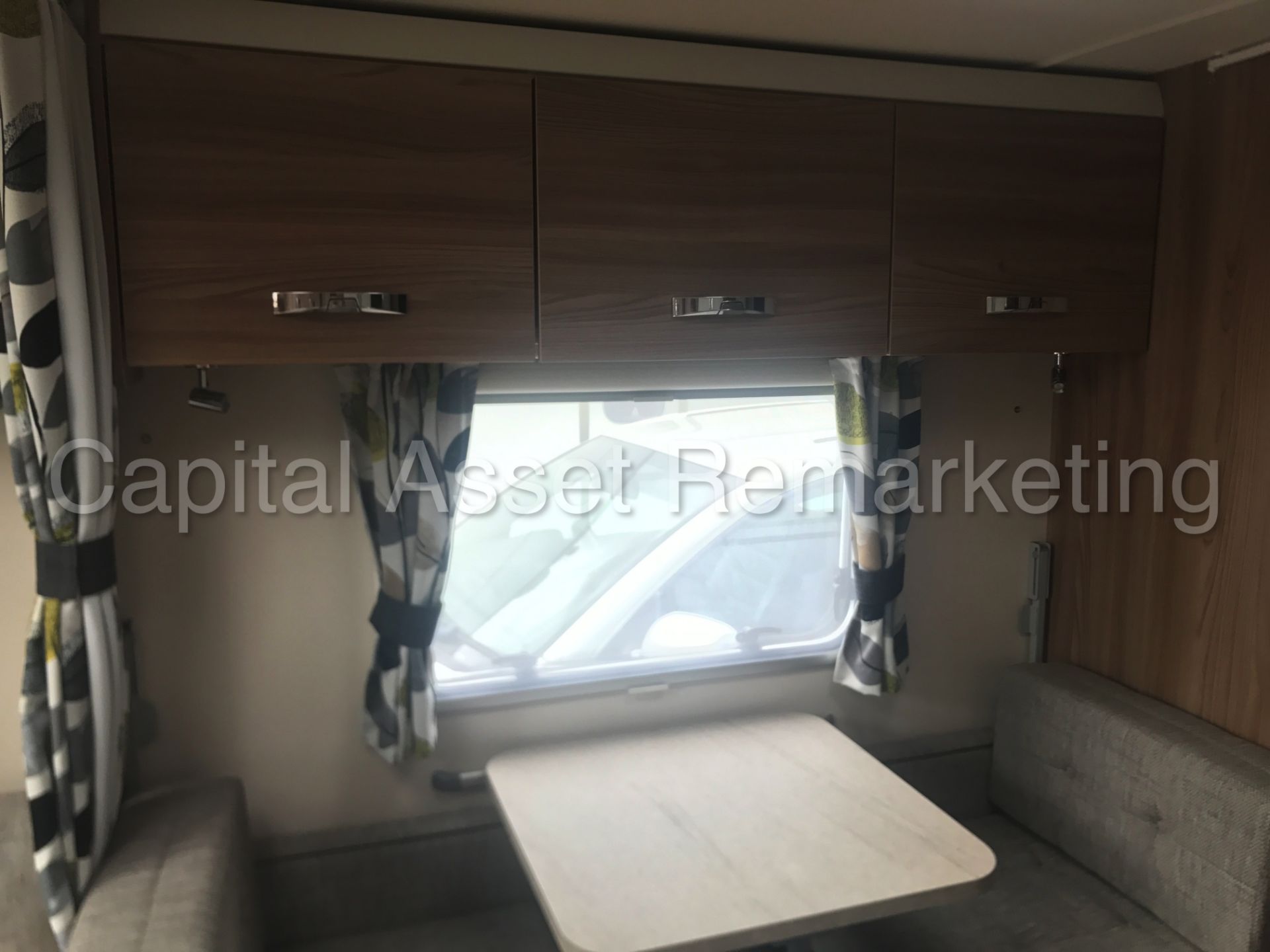 (On sale) 2017 - 'SWIFT - SPRITE QUATTRO FB' TOURING CARAVAN (1 OWNER FROM NEW) **CRIS REGISTERED** - Image 23 of 31