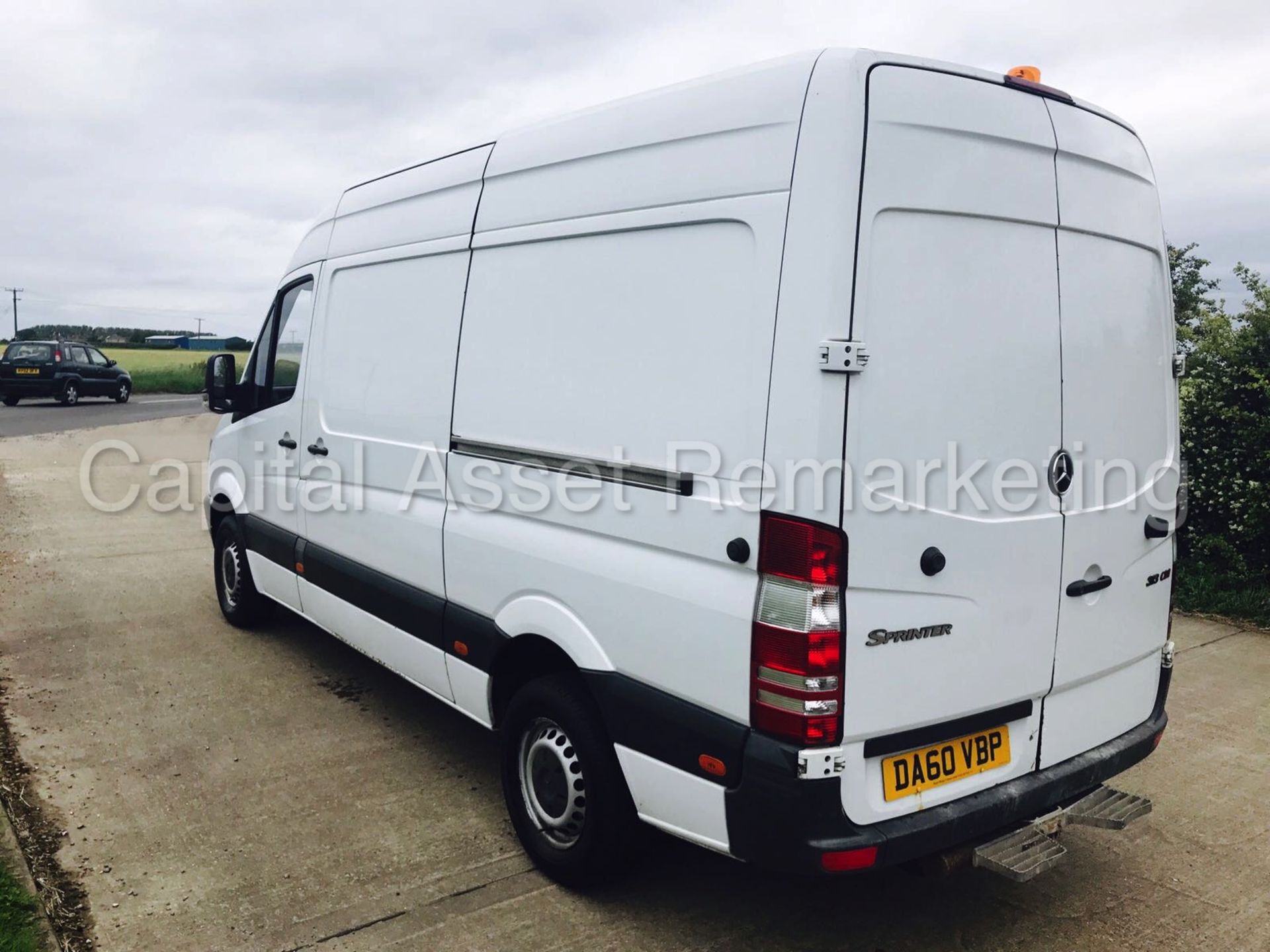 MERCEDES-BENZ SPRINTER 313 CDI 'MWB HI-ROOF' (2011) '130 BHP' (1 FOMRER COMPANY OWNER FROM NEW) - Image 4 of 13