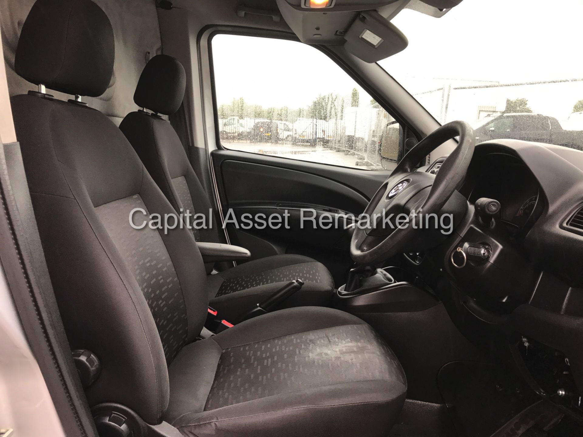 On Sale VAUXHALL COMBO 1.3CDTI "SPORTIVE - 90BHP" 1 OWNER (2013 MODEL) AIR CON - ELEC PACK - Wow!!!! - Image 9 of 15