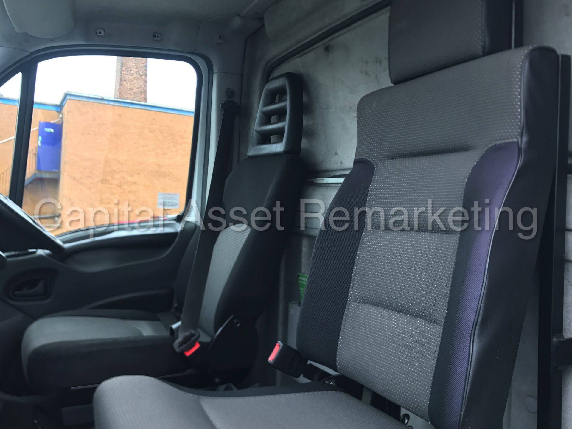 (On Sale) IVECO DAILY 35S11 'LWB - FRIDGE / FREEZER BOX' (2013) '2.3 DIESEL' **OVER NIGHT STANDBY** - Image 13 of 17