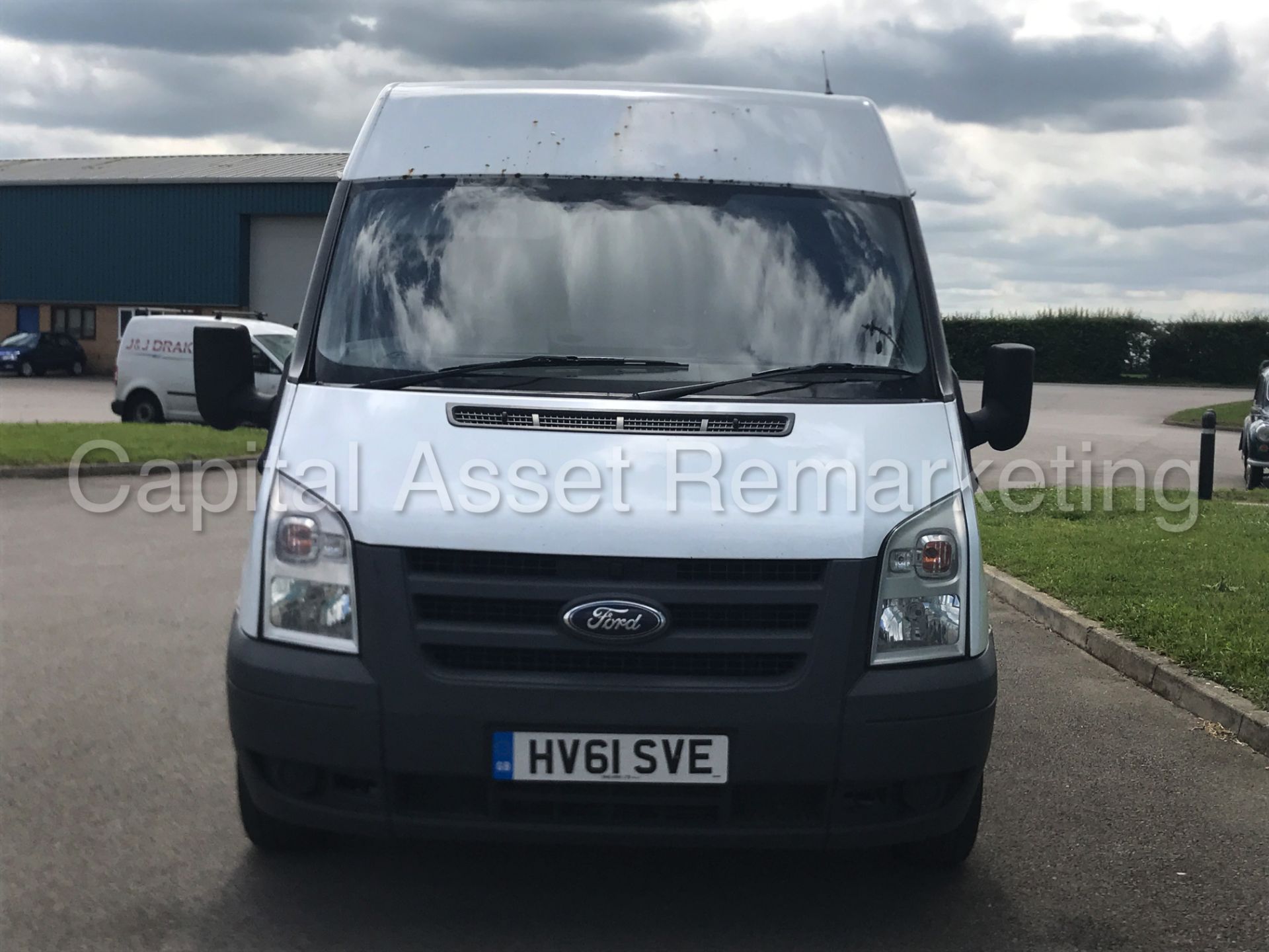 FORD TRANSIT 85 T280M FWD 'SWB HI-ROOF' (2012 MODEL) '2.2 TDCI - 5 SPEED' (1 FORMER KEEPER FROM NEW) - Image 3 of 22