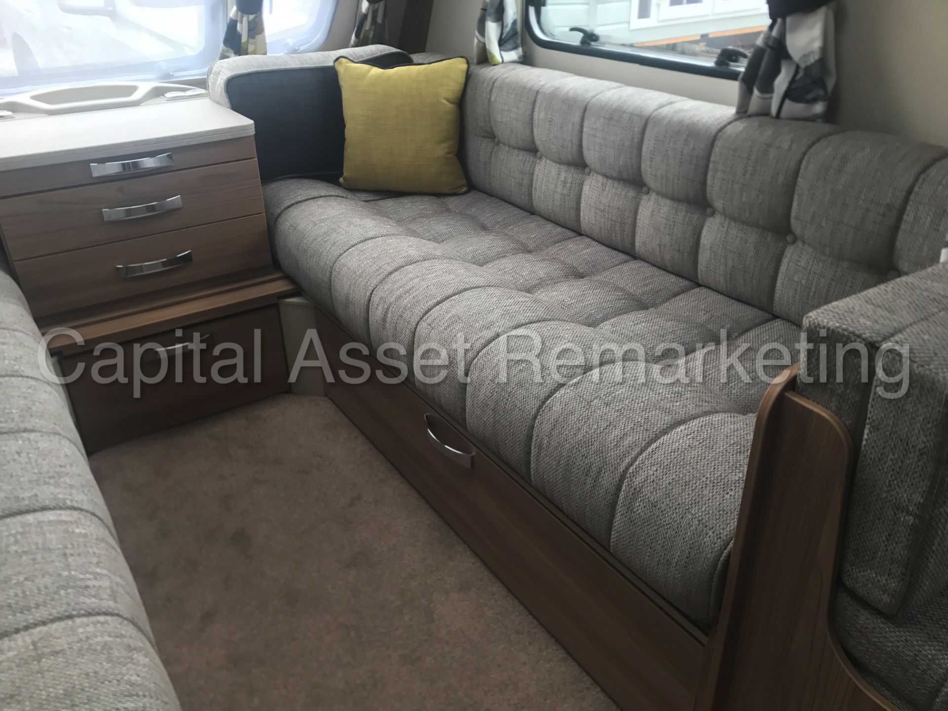 (On sale) 2017 - 'SWIFT - SPRITE QUATTRO FB' TOURING CARAVAN (1 OWNER FROM NEW) **CRIS REGISTERED** - Image 25 of 31