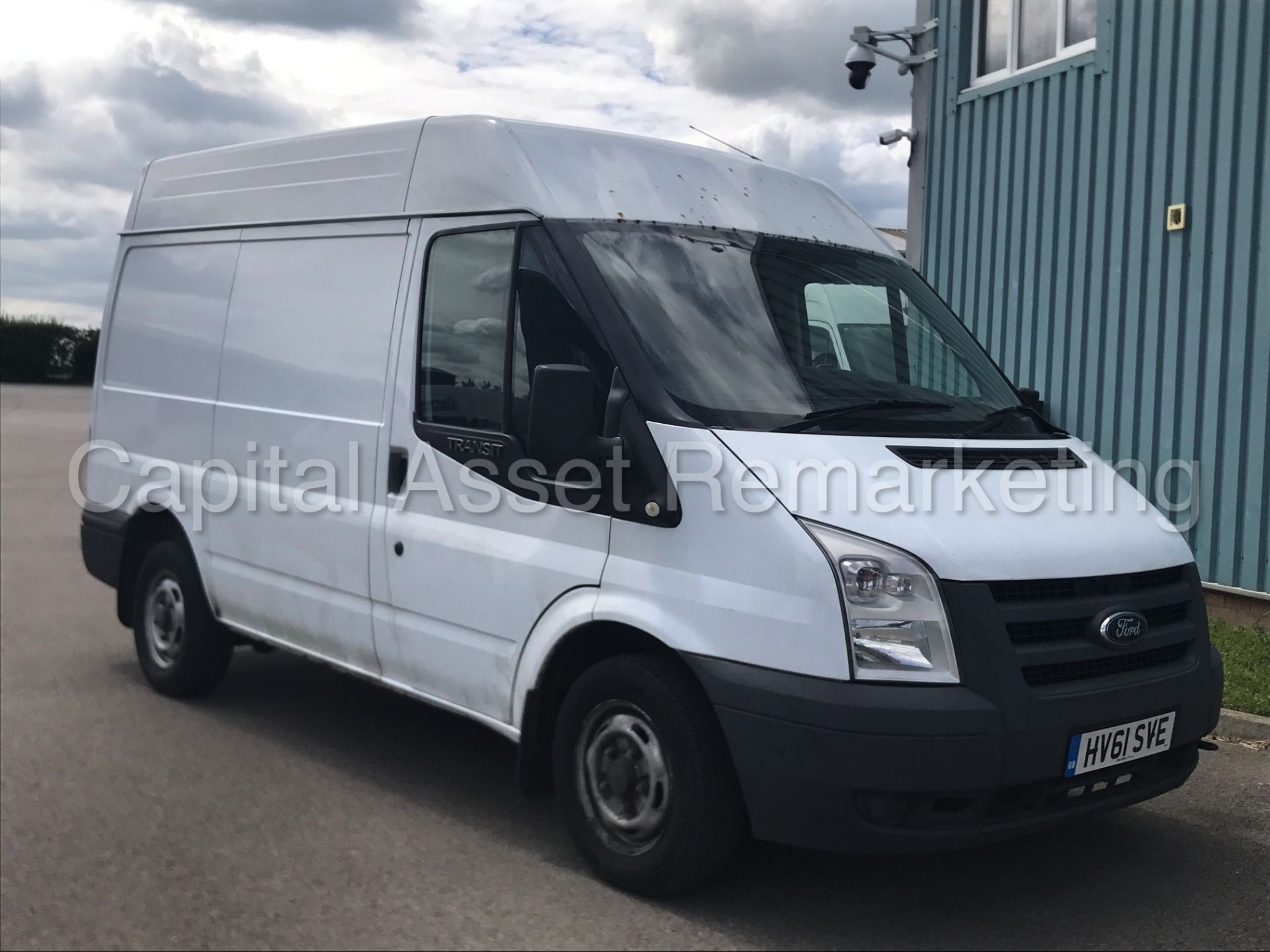 FORD TRANSIT 85 T280M FWD 'SWB HI-ROOF' (2012 MODEL) '2.2 TDCI - 5 SPEED' (1 FORMER KEEPER FROM NEW) - Image 2 of 22