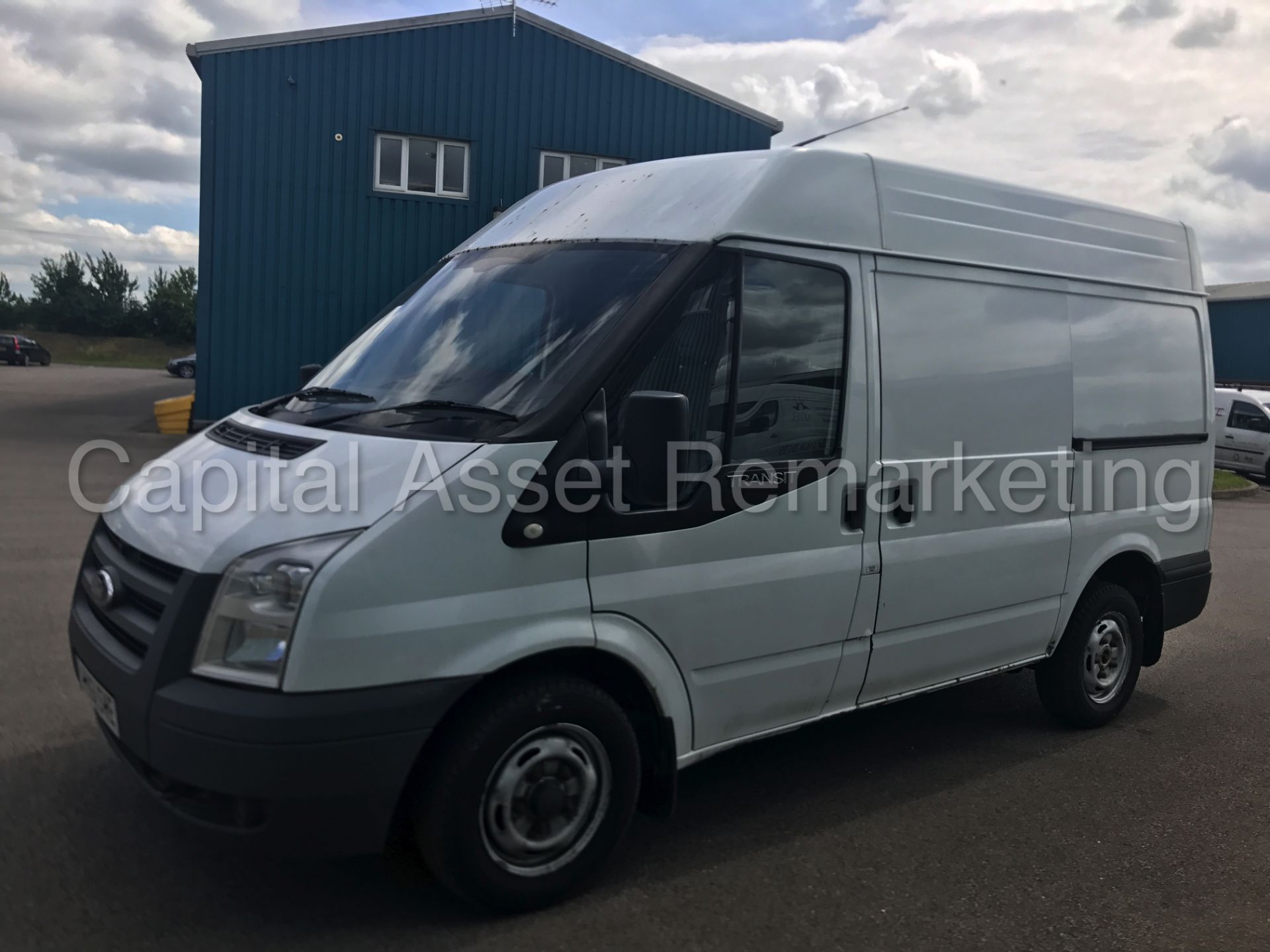 FORD TRANSIT 85 T280M FWD 'SWB HI-ROOF' (2012 MODEL) '2.2 TDCI - 5 SPEED' (1 FORMER KEEPER FROM NEW) - Image 6 of 22