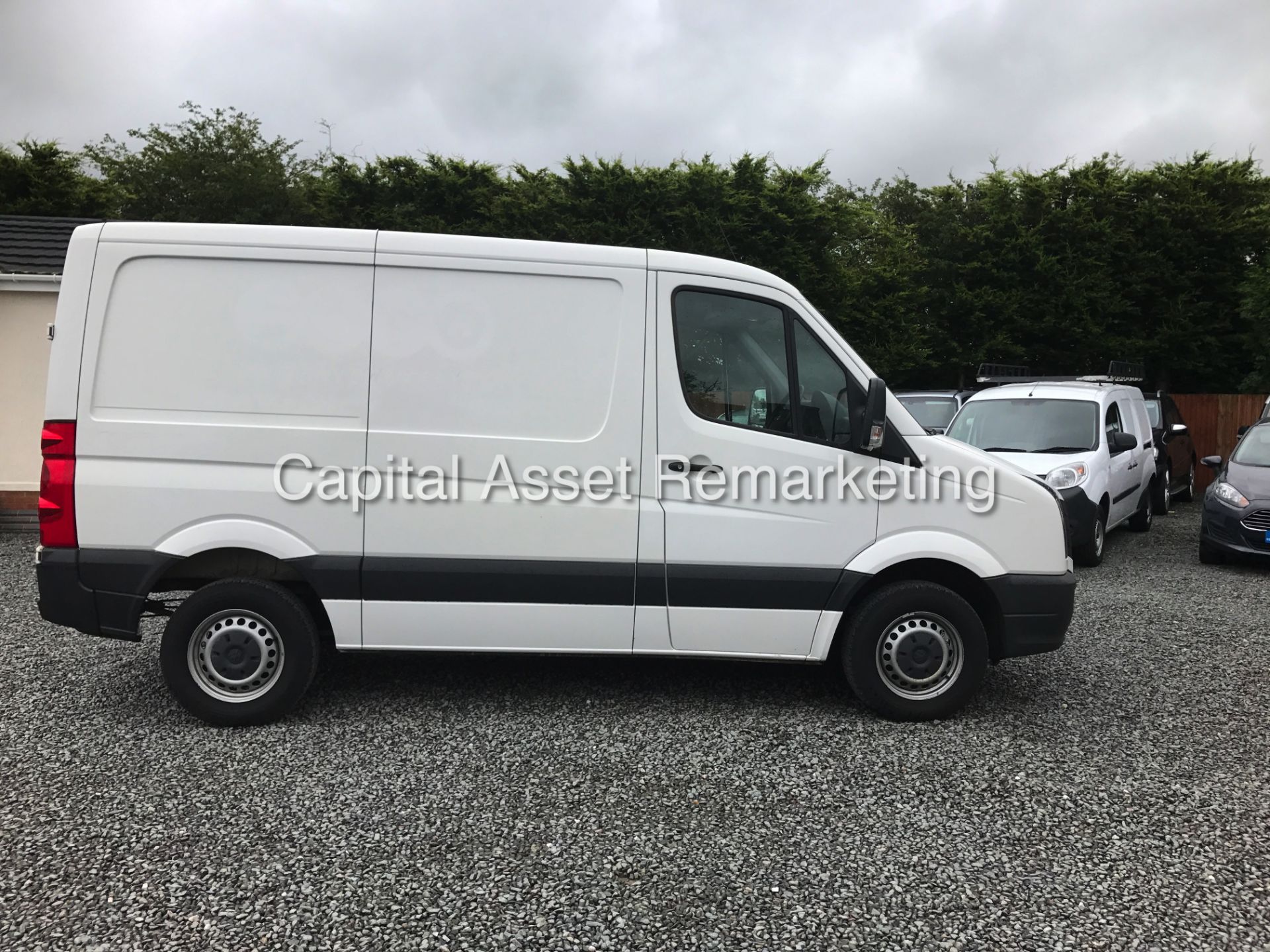 VOLKSWAGEN CRAFTER 2.0TDI "109BHP - 6 SPEED" SWB (14 REG) AIR CON - ELEC PACK -IDEL CAMPER COVERSION - Image 3 of 12