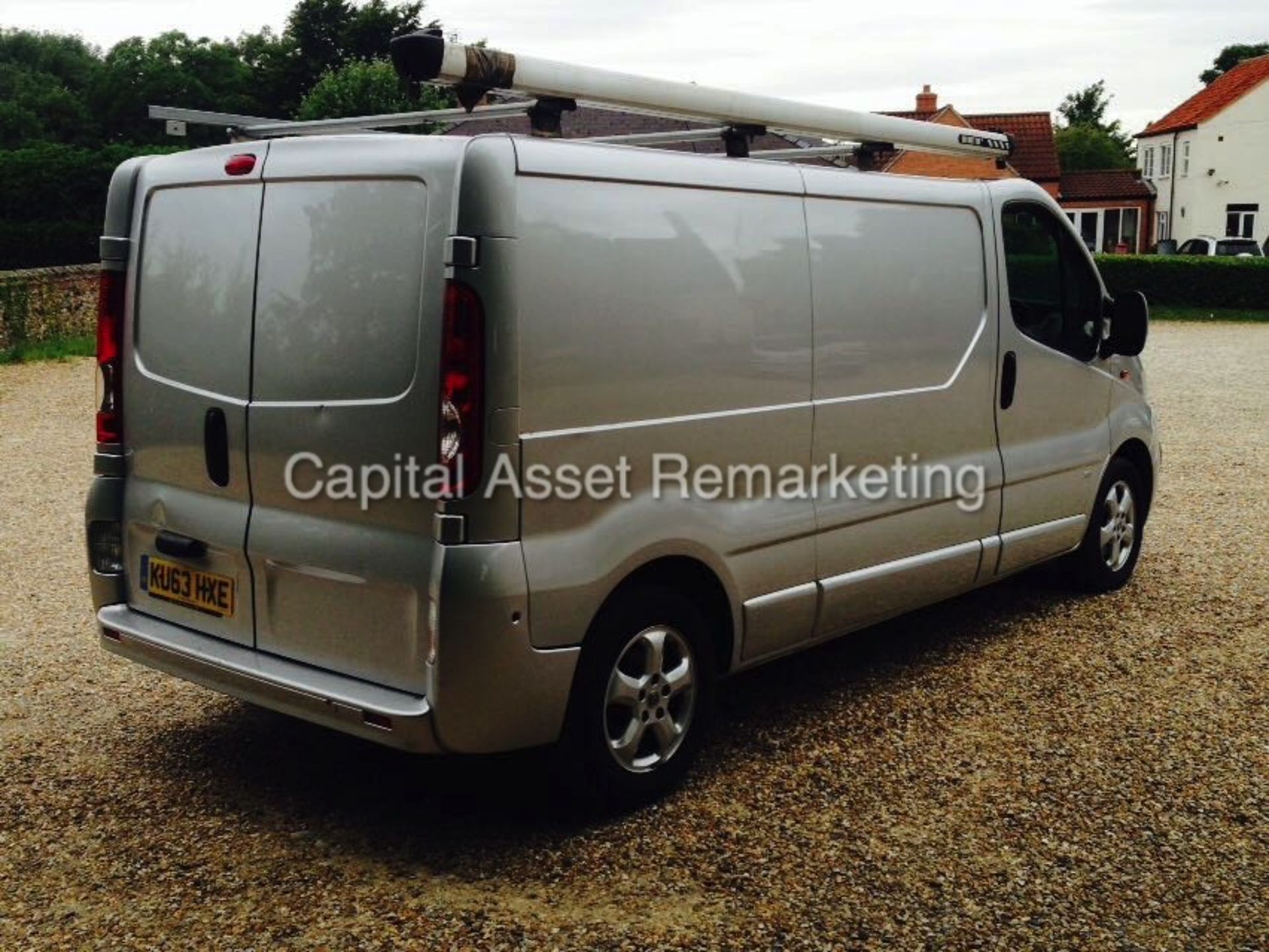 VAUXHALL VIVARO 2.0CDTI "SPORTIVE - 115BHP" LWB (2014 MODEL) AIR CON - ELEC PACK - SILVER - ALLOYS - Image 3 of 14