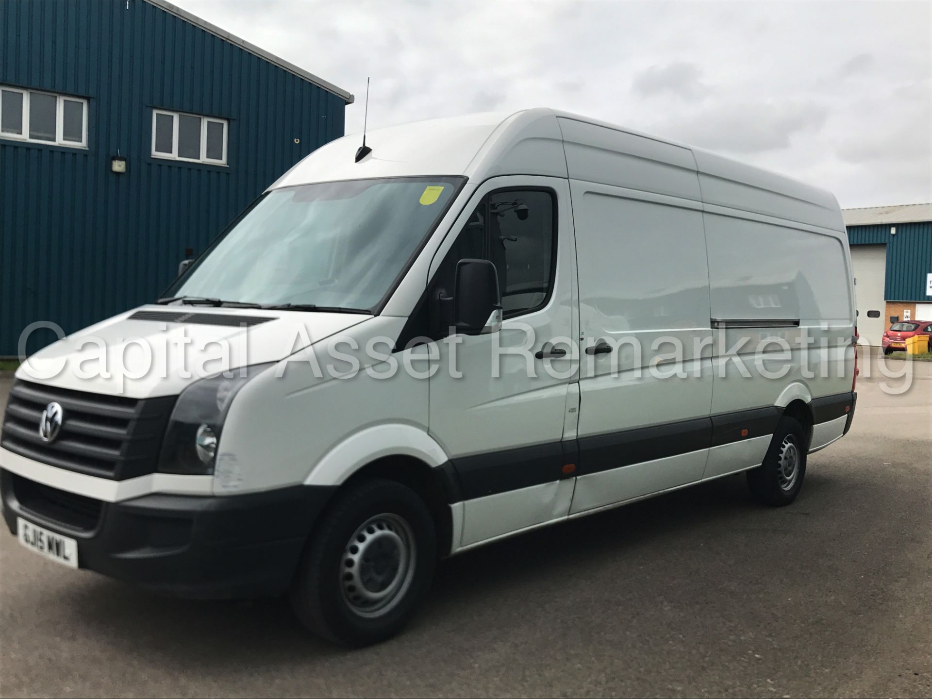 VOLKSWAGEN CRAFTER CR35 'LWB HI-ROOF' (2015) '2.0 TDI - 136 BHP - 6 SPEED' (1 COMPANY OWNER) - Image 5 of 24