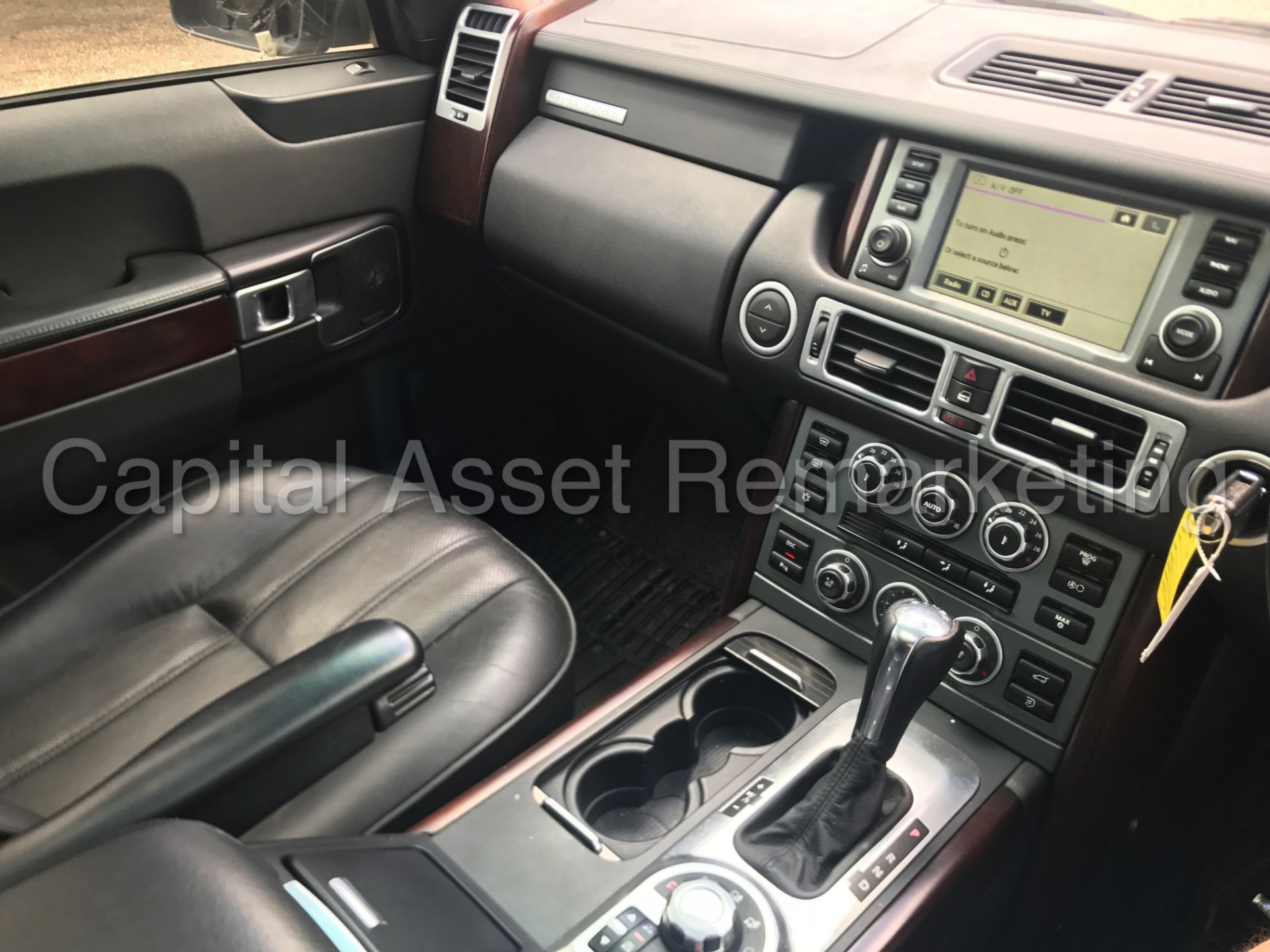 (On Sale) RANGE ROVER VOGUE SE 'TDV8' (2008) 'AUTO - LEATHER - SAT NAV - DVD' *HUGE SPEC* (NO VAT) - Image 24 of 36