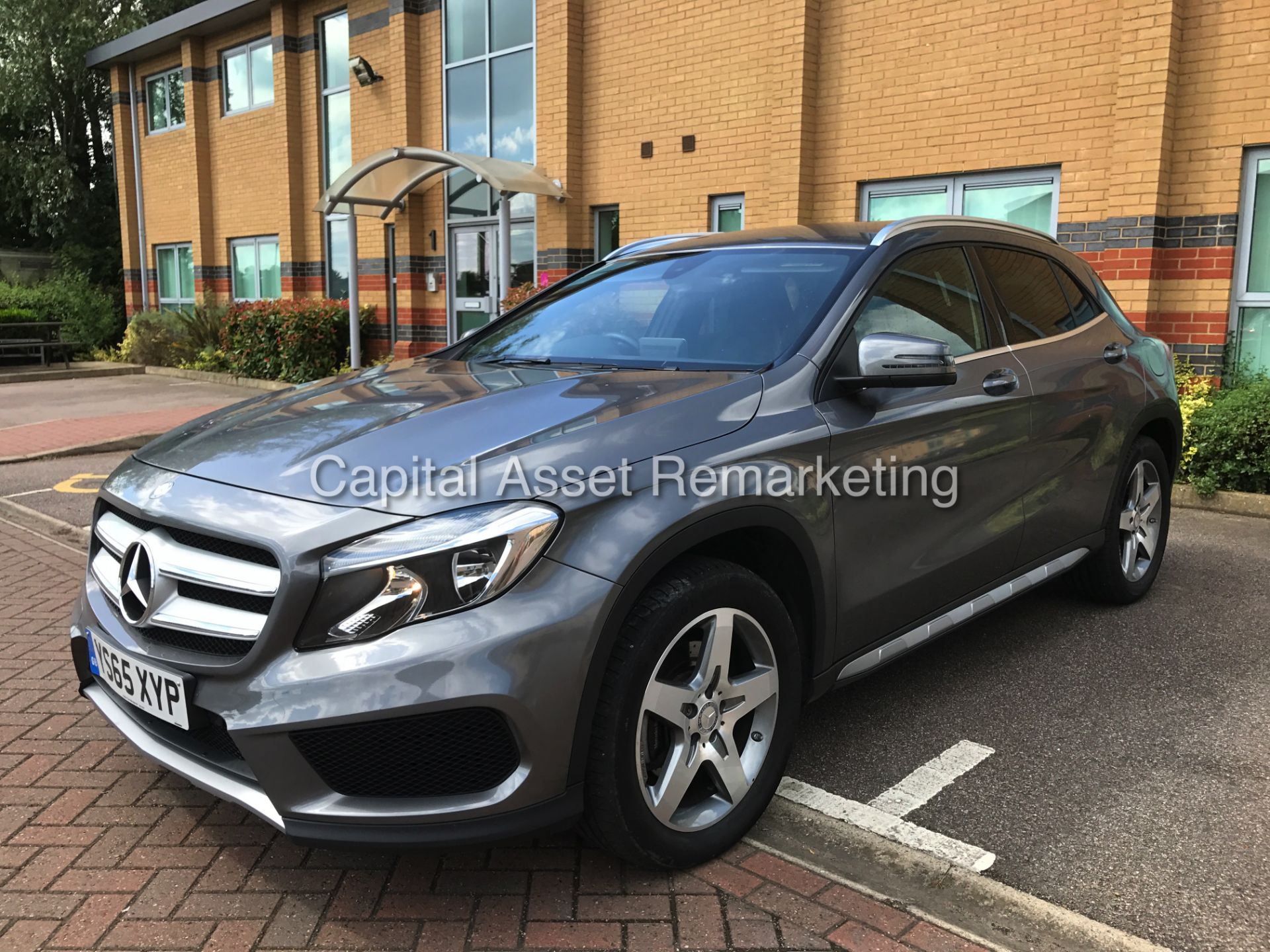 (On Sale) MERCEDES - BENZ GLA 220d "AMG LINE" 4 MATIC - 7G TRONIC AUTO - (2016 MODEL) 1 OWNER - Image 4 of 25