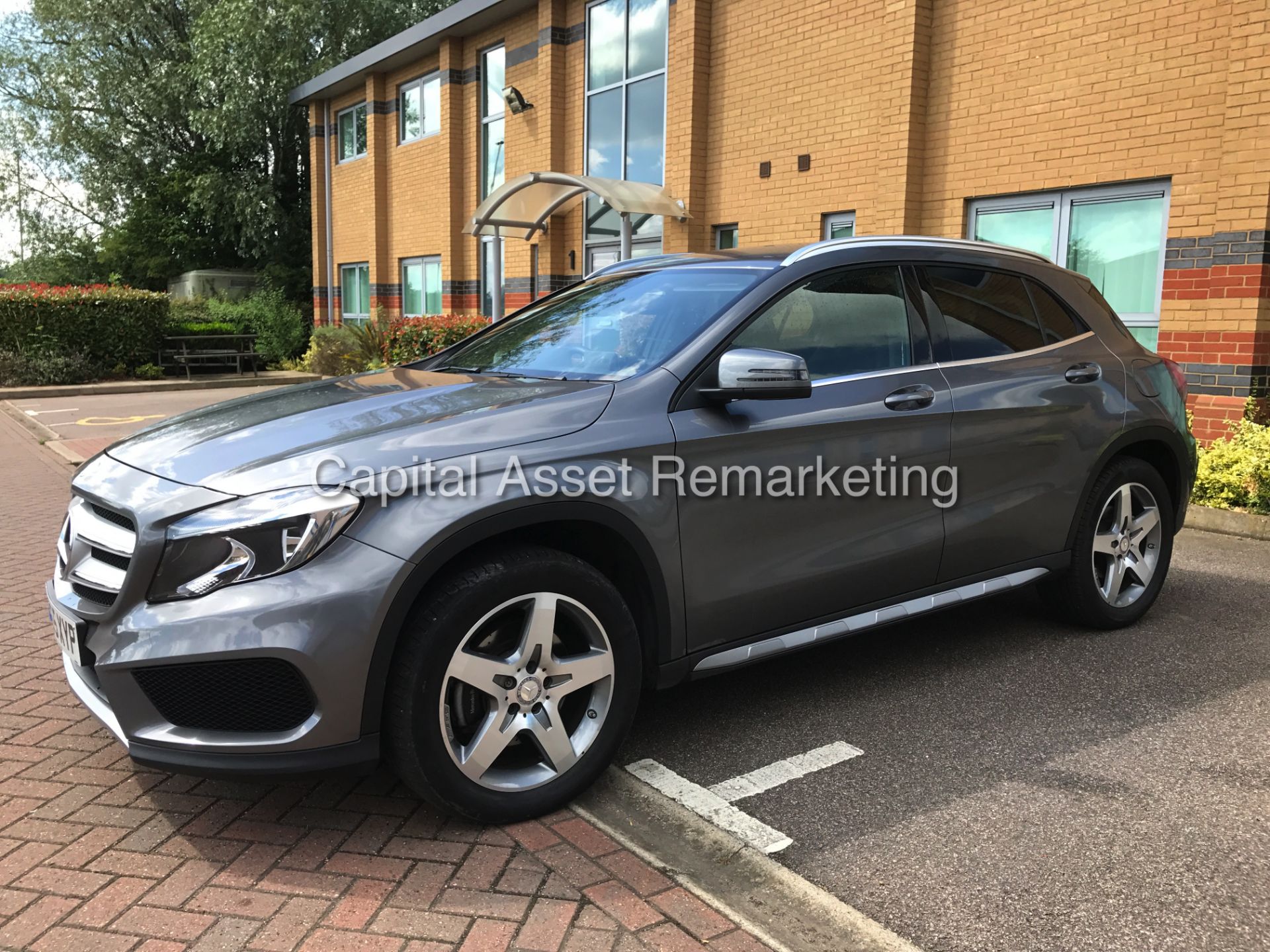 (On Sale) MERCEDES - BENZ GLA 220d "AMG LINE" 4 MATIC - 7G TRONIC AUTO - (2016 MODEL) 1 OWNER - Image 5 of 25