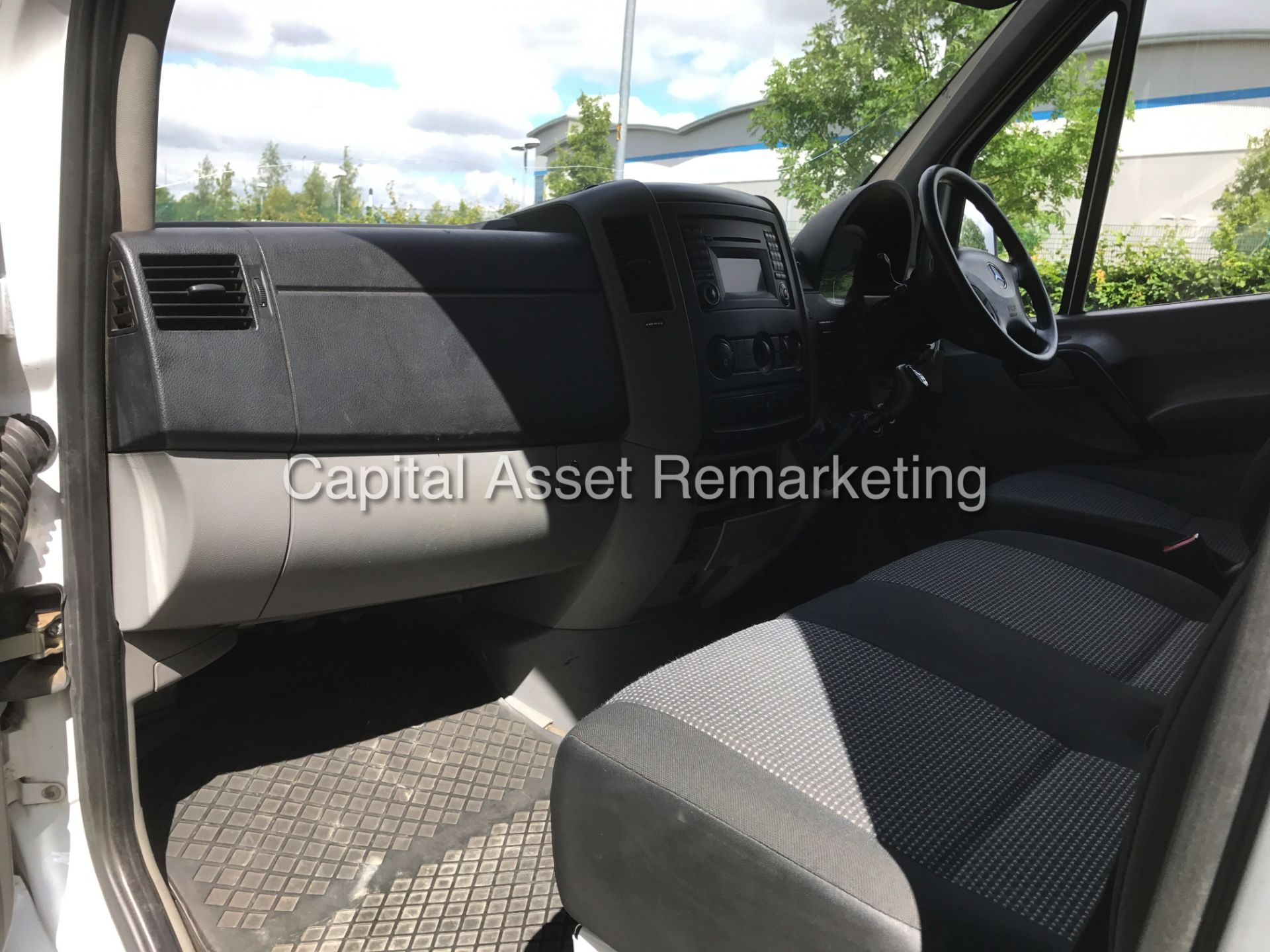 MERCEDES SPRINTER 313CDI "130BHP-6 SPEED" MWB / HI TOP (2013 MODEL) 1 OWNER FSH - CRUISE -ELEC PACK - Image 15 of 18