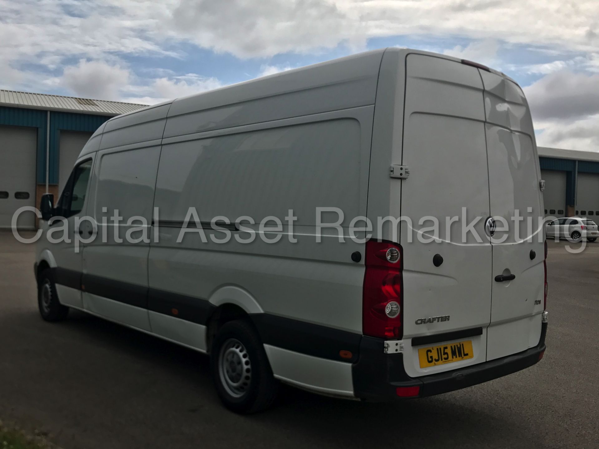 VOLKSWAGEN CRAFTER CR35 'LWB HI-ROOF' (2015) '2.0 TDI - 136 BHP - 6 SPEED' (1 COMPANY OWNER) - Image 6 of 24