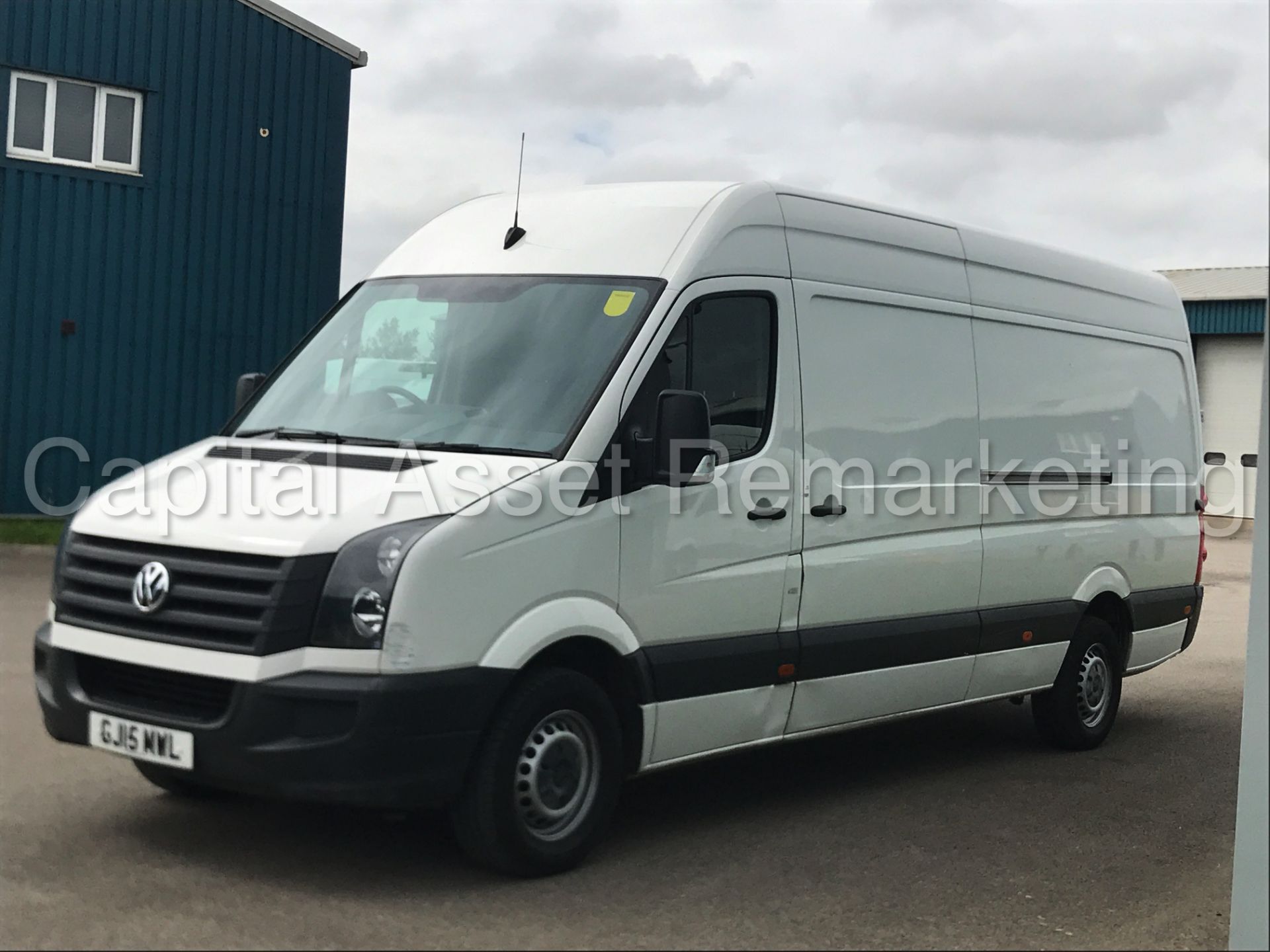VOLKSWAGEN CRAFTER CR35 'LWB HI-ROOF' (2015) '2.0 TDI - 136 BHP - 6 SPEED' (1 COMPANY OWNER) - Image 4 of 24