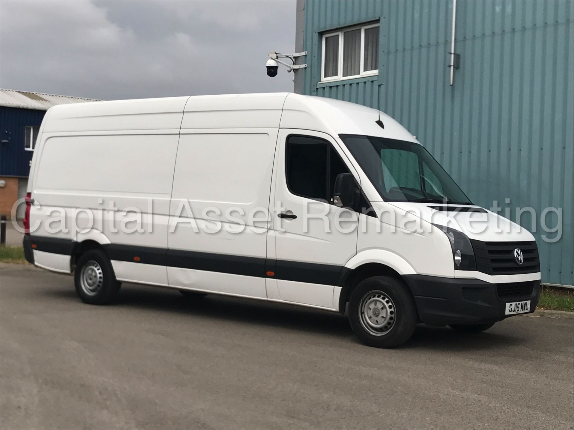 VOLKSWAGEN CRAFTER CR35 'LWB HI-ROOF' (2015) '2.0 TDI - 136 BHP - 6 SPEED' (1 COMPANY OWNER) - Image 9 of 24