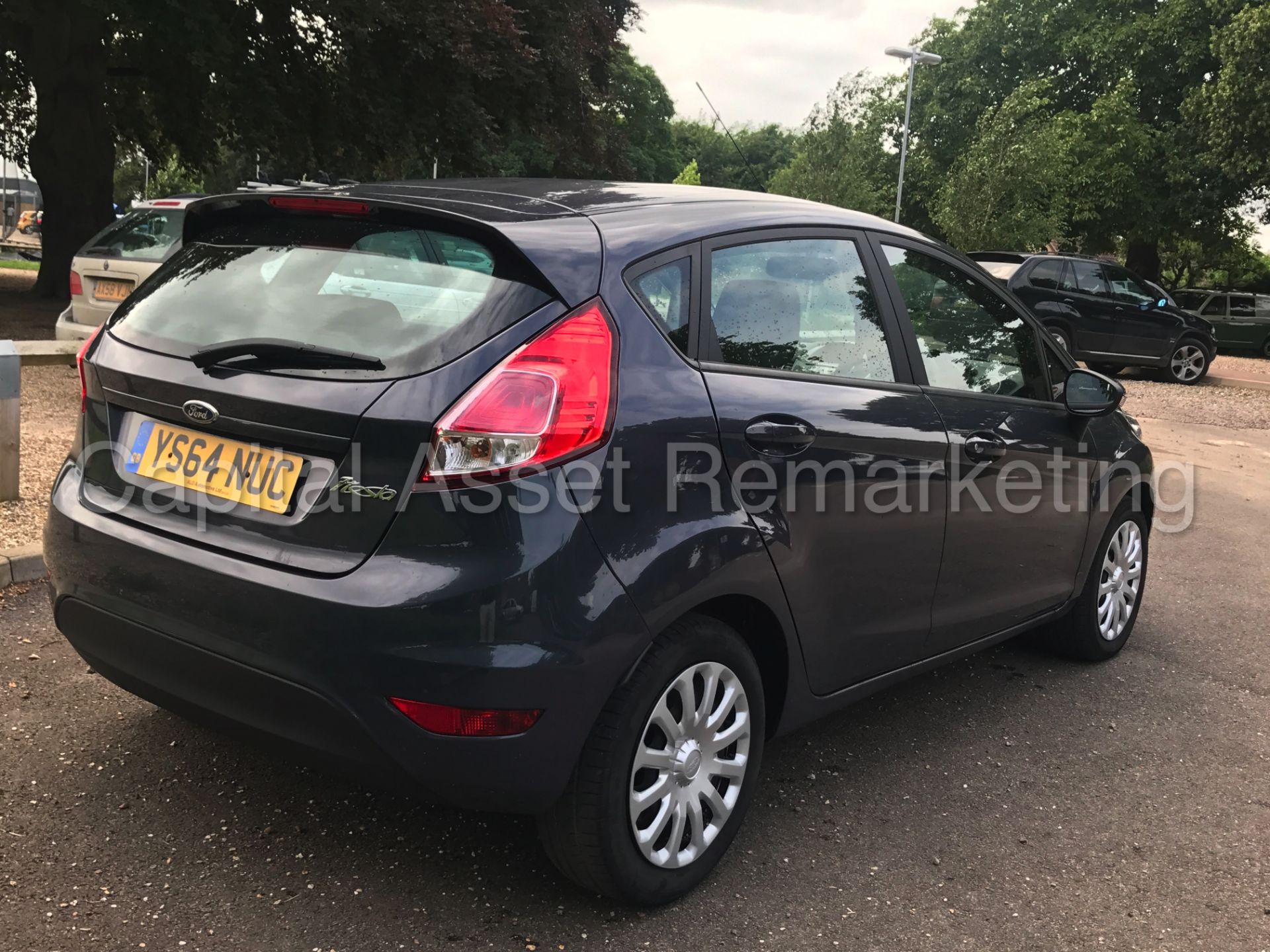 FORD FIESTA 'STYLE' 5 DOOR HATCHBACK (2015 MODEL) '1.5 TDCI - 60 MPG - AIR CON' (1 OWNER - FSH) - Image 9 of 32