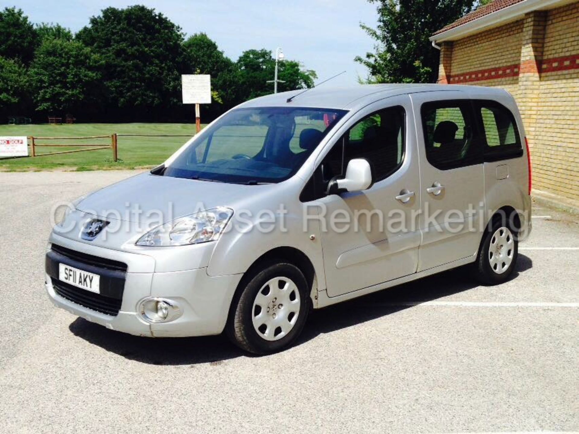 PEUGEOT PARTNER 'TEPEE S' *5 SEATER* (2011) '1.6 HDI - AIR CON' *WHEEL CHAIR ACCESS* (NO VAT) - Image 3 of 21