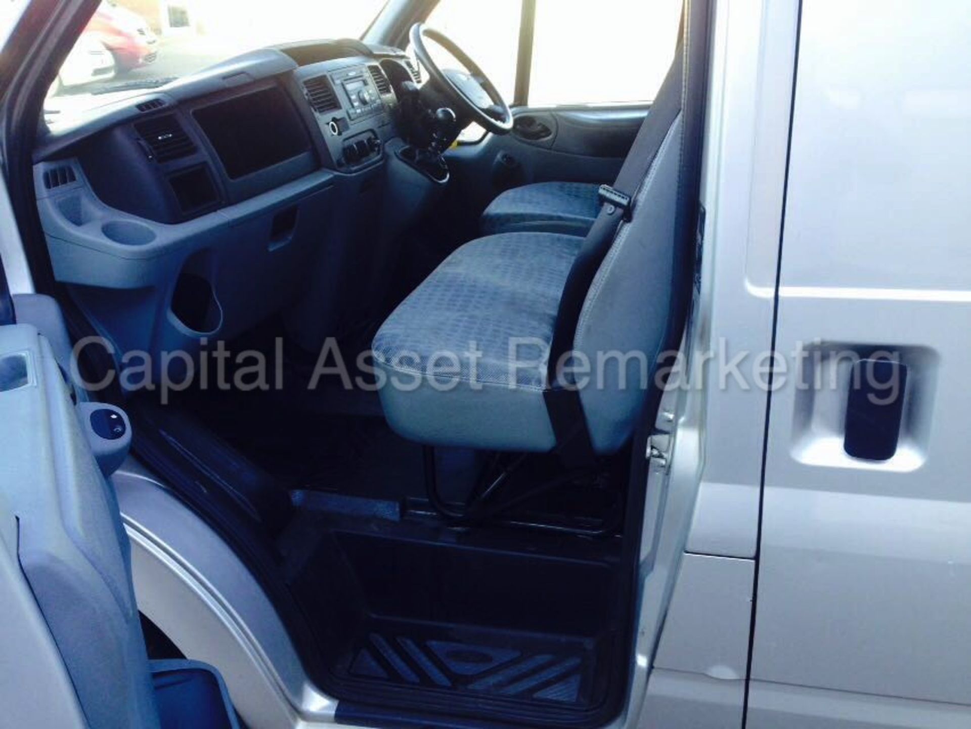 FORD TRANSIT 100 T280 FWD 'SWB HI-ROOF' (2014 MODEL) '2.2 TDCI - 100 PS - 6 SPEED' **AIR CON** - Image 12 of 21