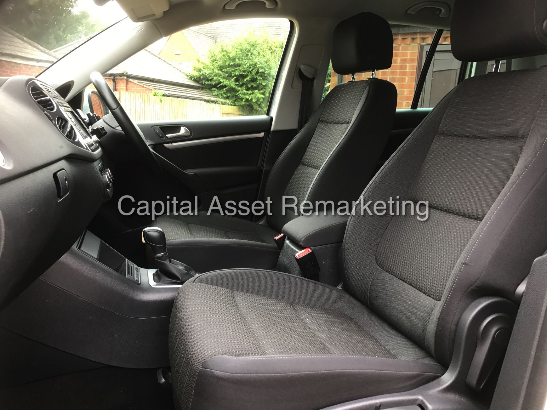 VOLKSWAGEN TIGUAN 2.0TDI "140BHP - DSG" 4MATIC (15 REG) 1 OWNER FSH -CLIMATE-ELEC PACK -HEATED SEATS - Image 16 of 25