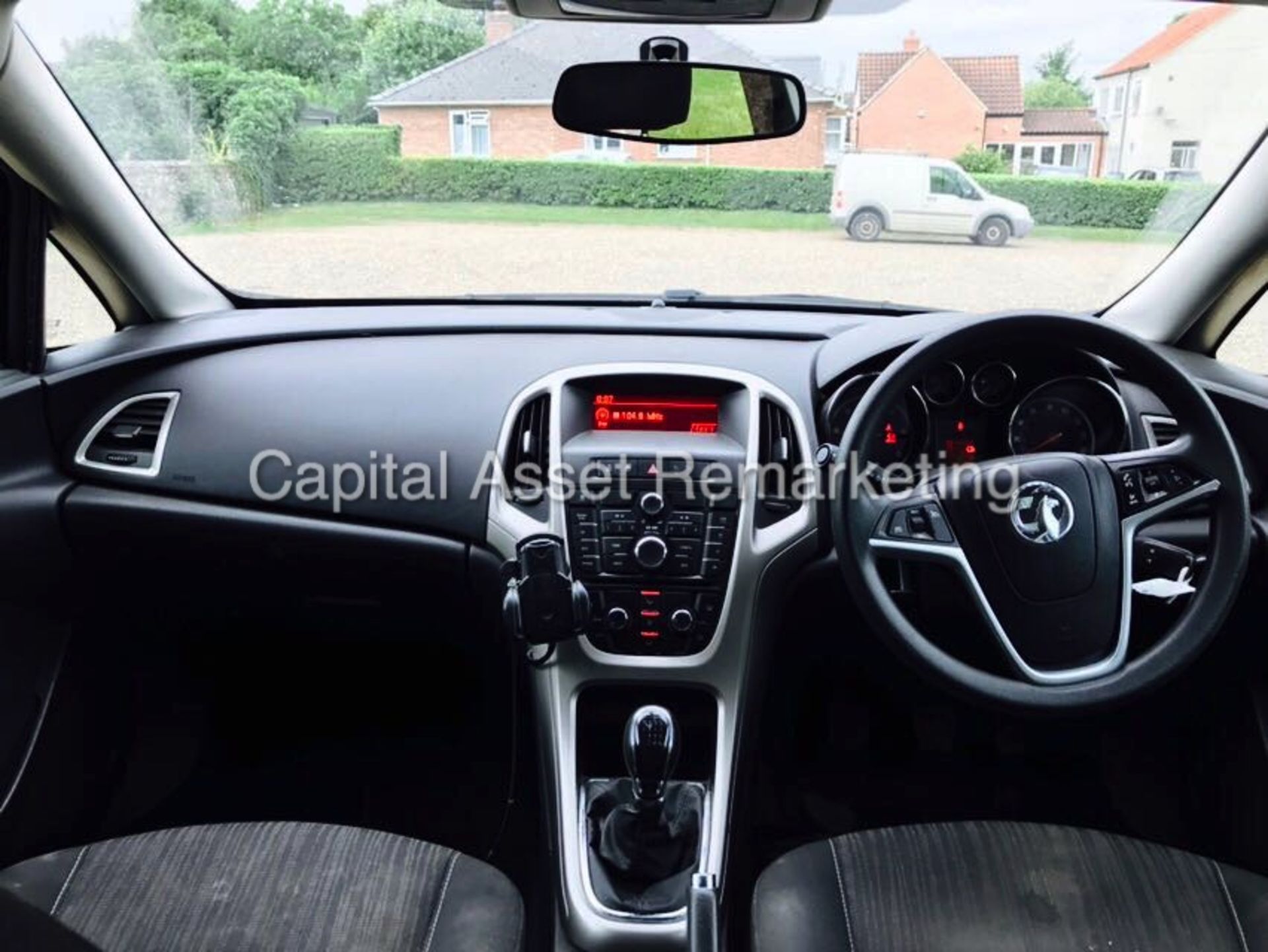 (ON SALE) VAUXHALL ASTRA 'EXCLUSIVE' (2012 MODEL) '1.7 CDTI - ECOFLEX - 6 SPEED' *AIR CON* (1 OWNER) - Image 11 of 19