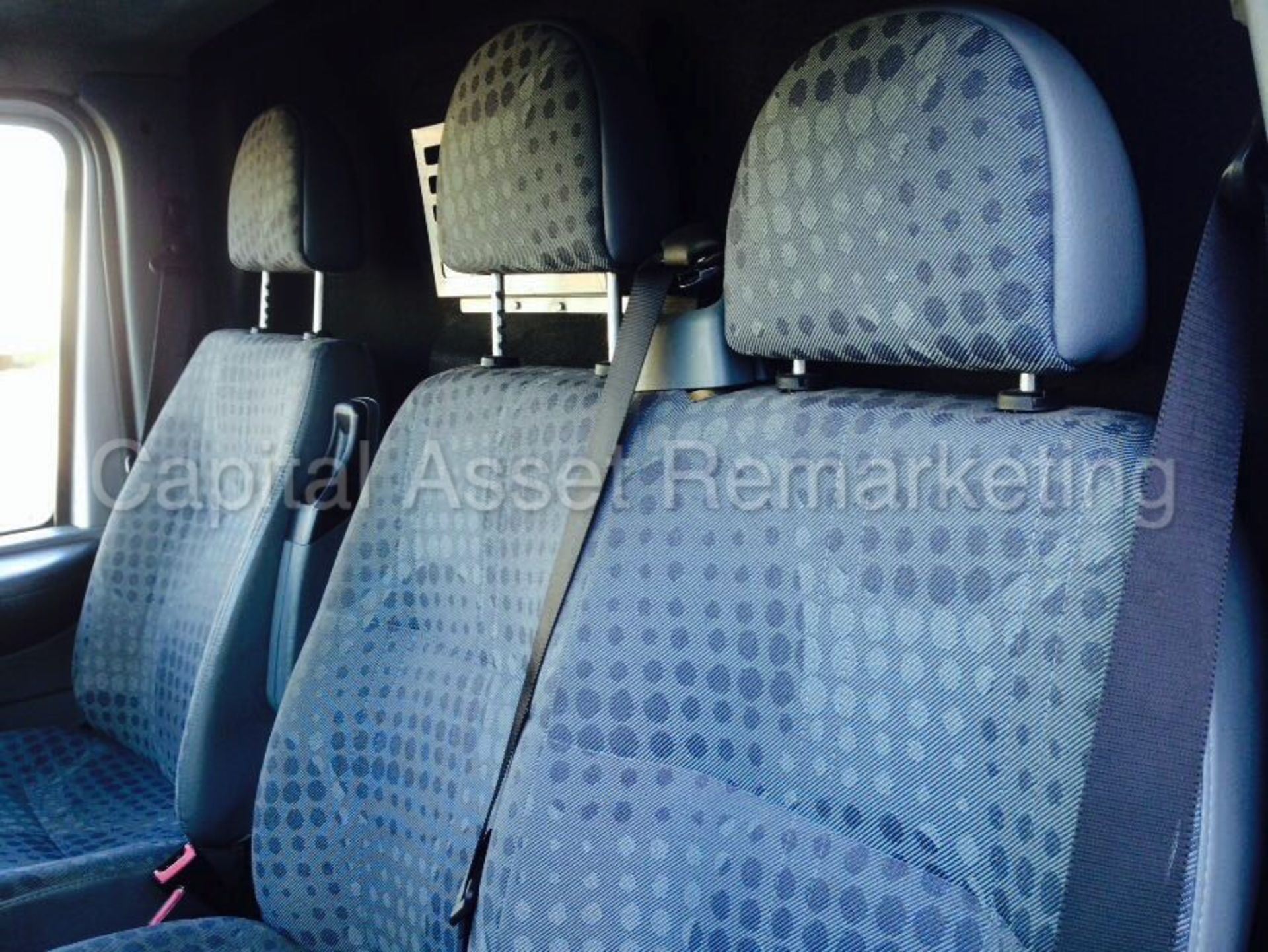 FORD TRANSIT 100 T280 FWD 'SWB HI-ROOF' (2014 MODEL) '2.2 TDCI - 100 PS - 6 SPEED' **AIR CON** - Image 10 of 21