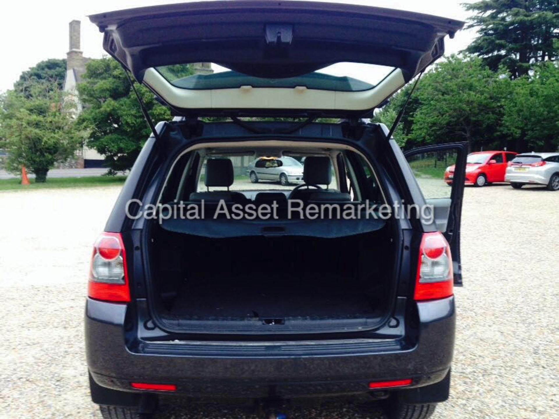 LAND ROVER FREELANDER 'SPORT LE' (2010) 'TD4 - STOP/START - 6 SPEED - LEATHER - AIR CON' *HUGE SPEC* - Image 15 of 16