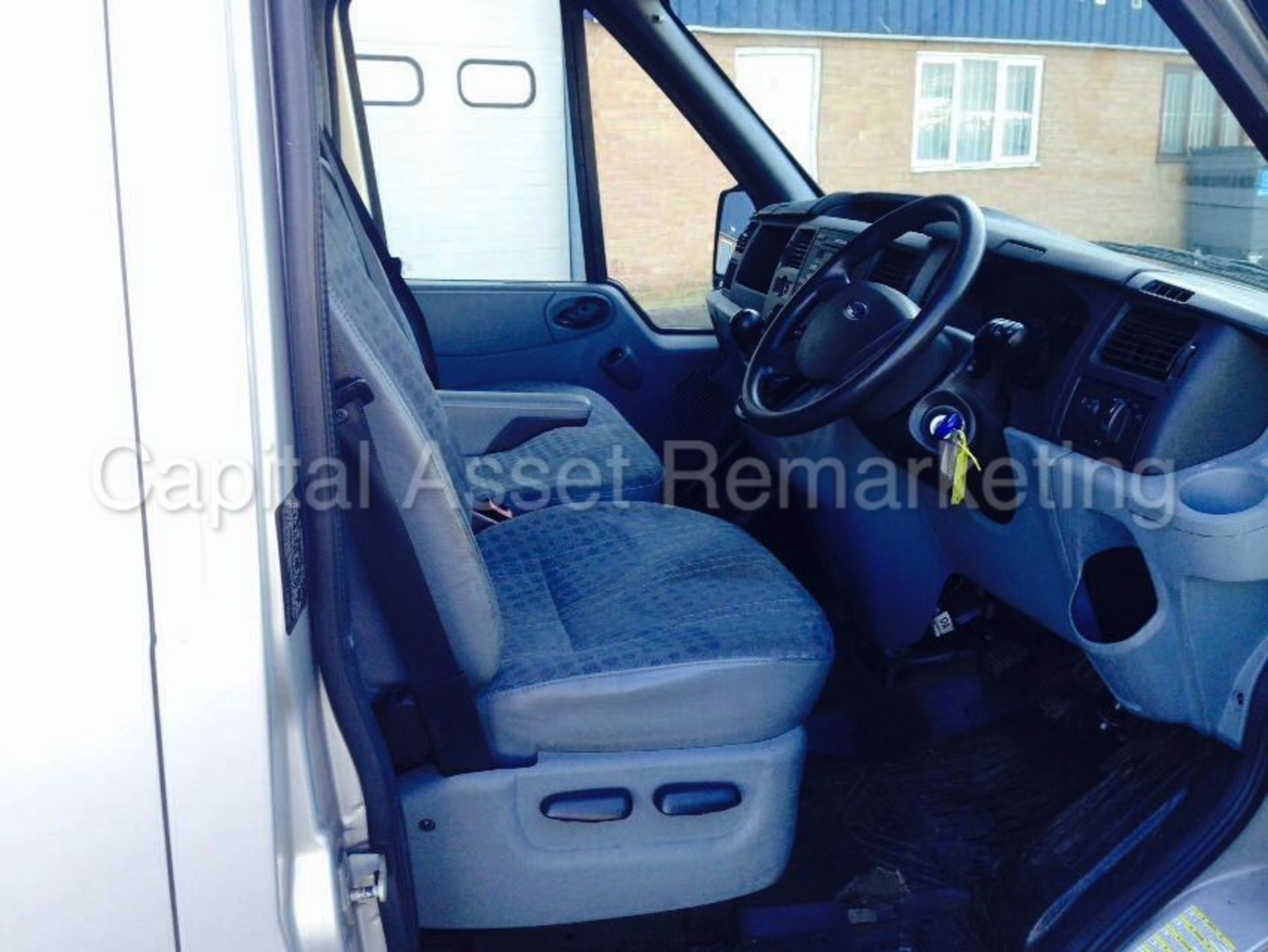 FORD TRANSIT 100 T280 FWD 'SWB HI-ROOF' (2014 MODEL) '2.2 TDCI - 100 PS - 6 SPEED' **AIR CON** - Image 19 of 21