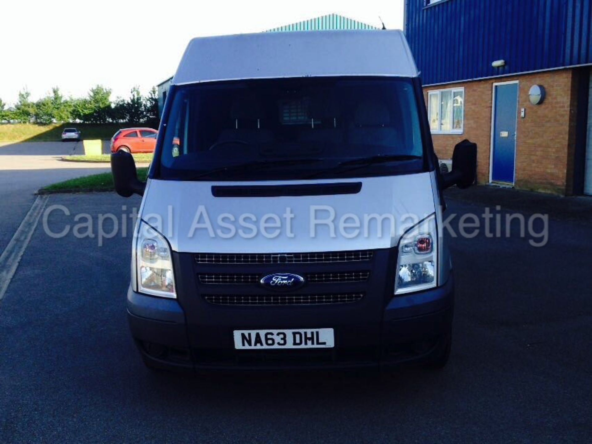 FORD TRANSIT 100 T280 FWD 'SWB HI-ROOF' (2014 MODEL) '2.2 TDCI - 100 PS - 6 SPEED' **AIR CON** - Image 2 of 21